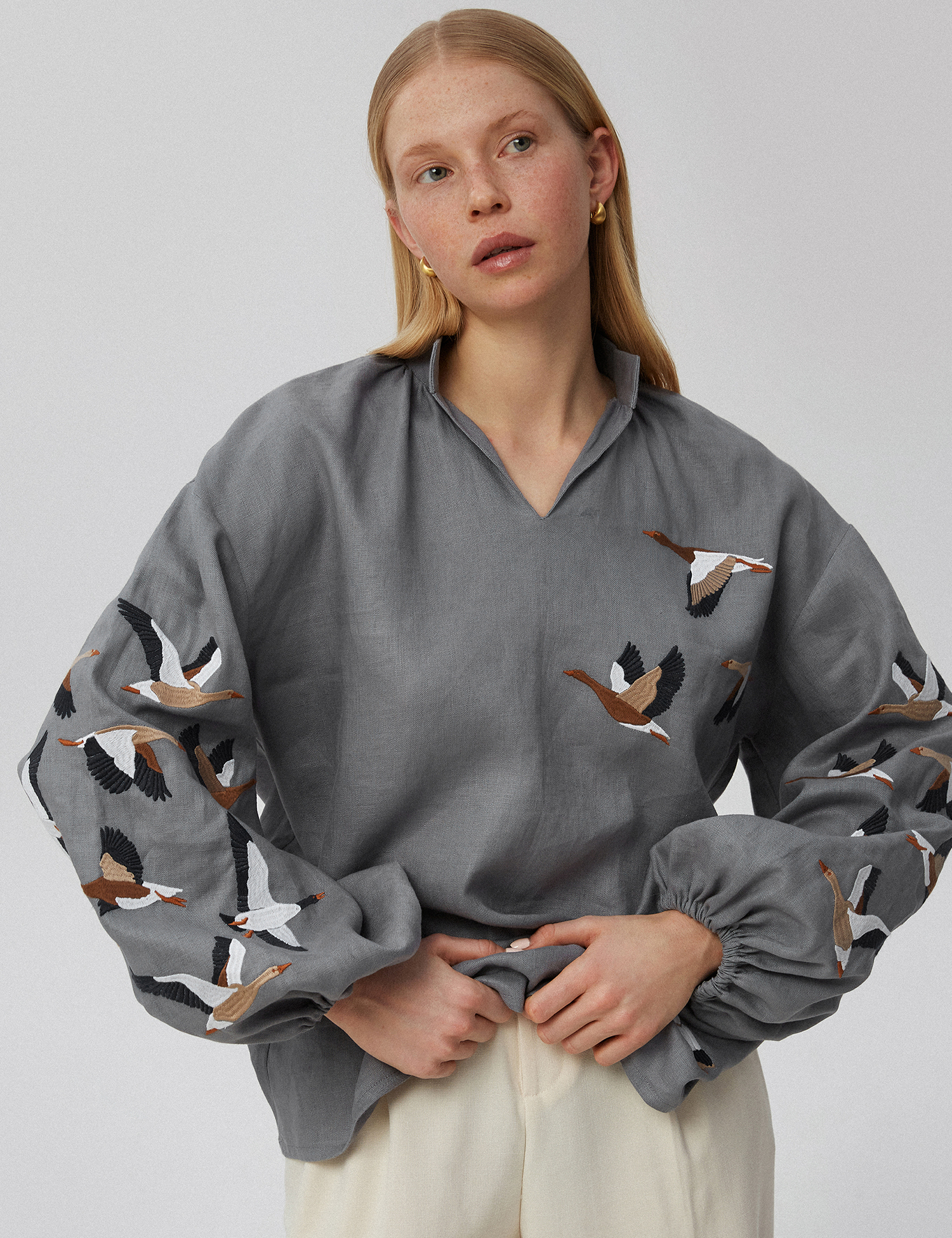 Картинка Вишиванка світло-сіра