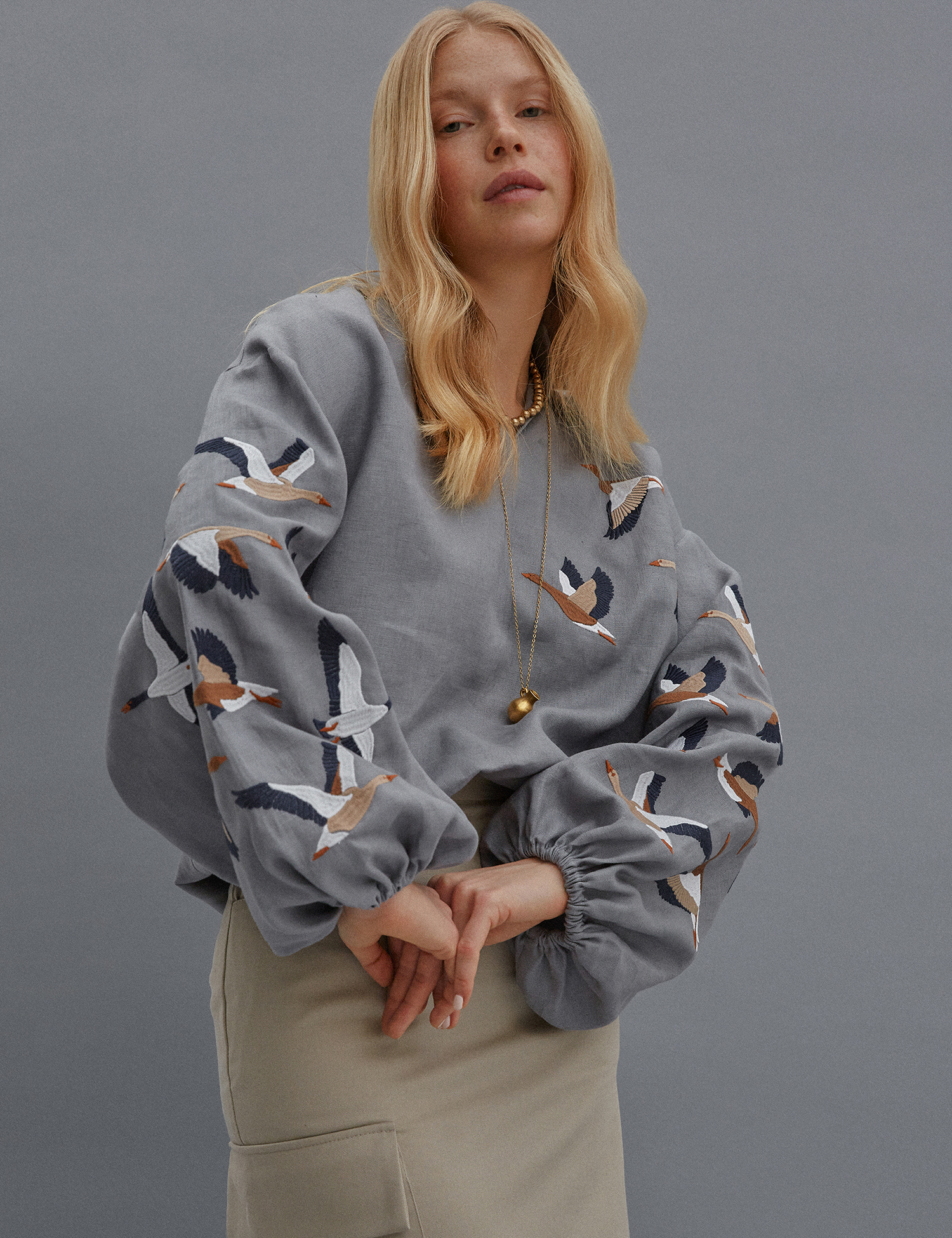 Картинка Вишиванка світло-сіра