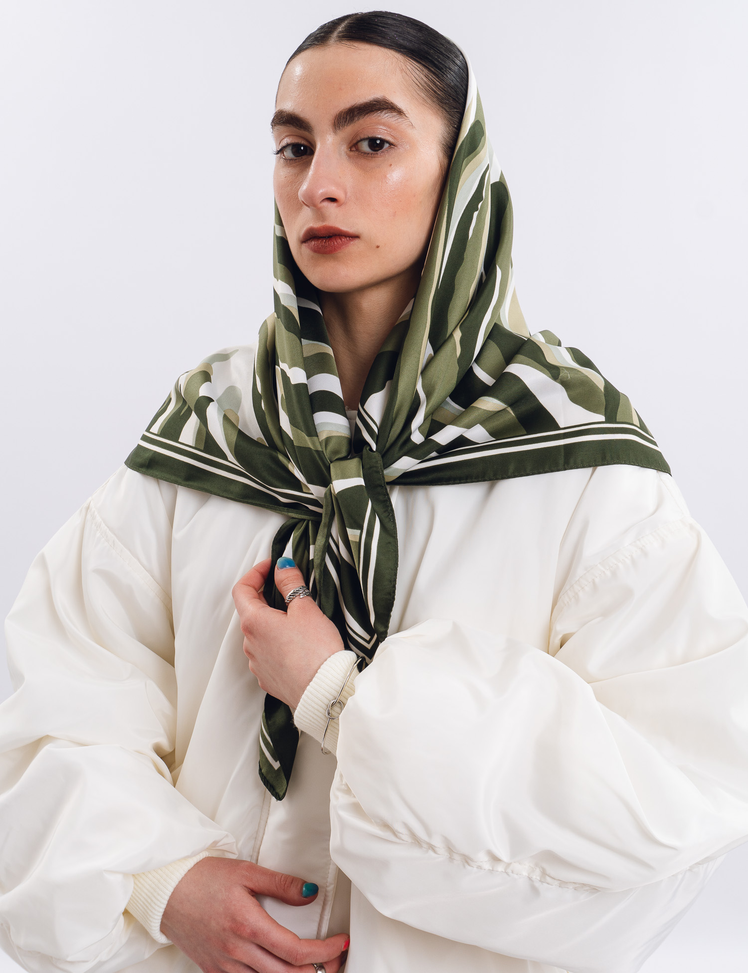 Картинка Хустка зелена з принтом