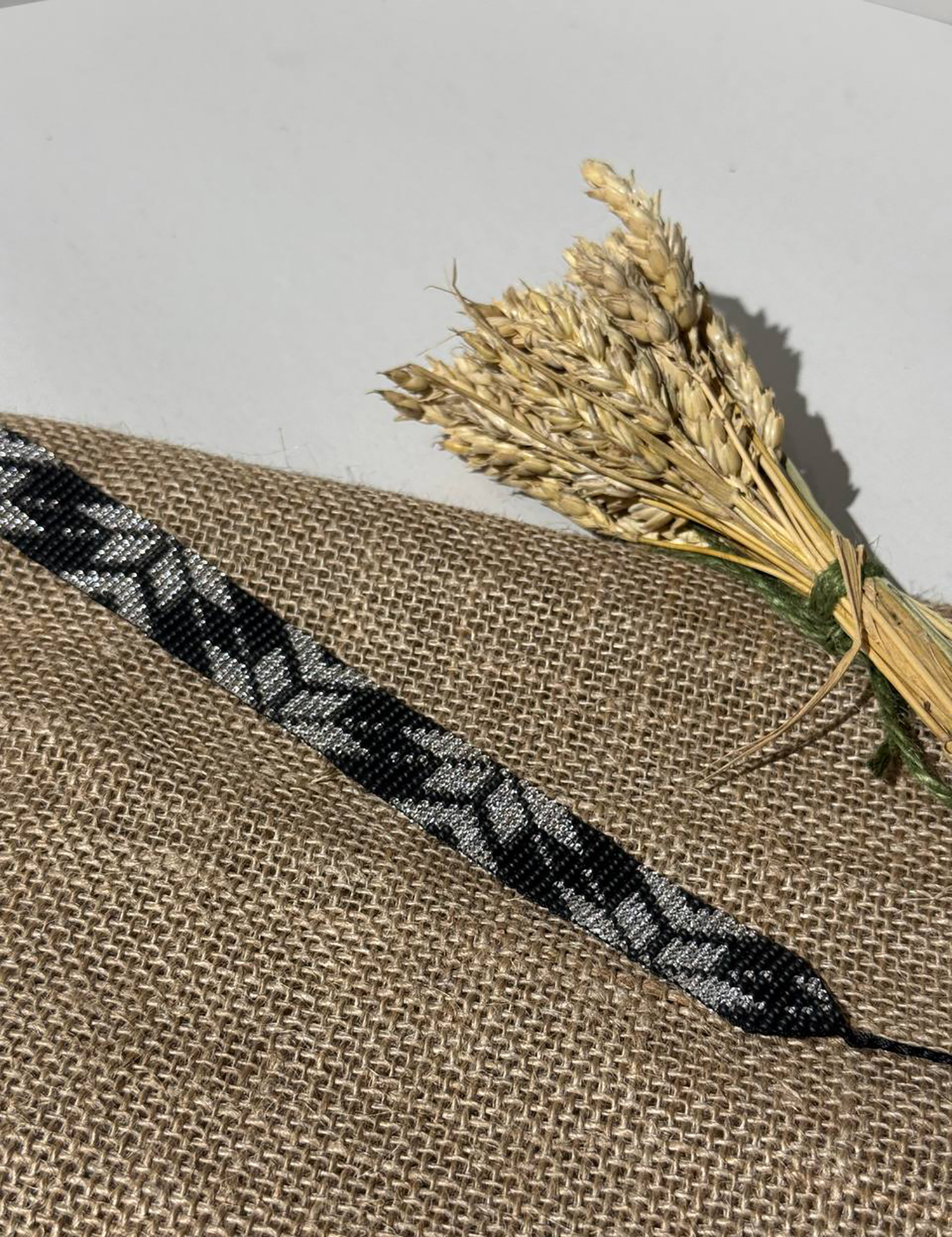 Картинка Чокер із бісеру темно-сірий