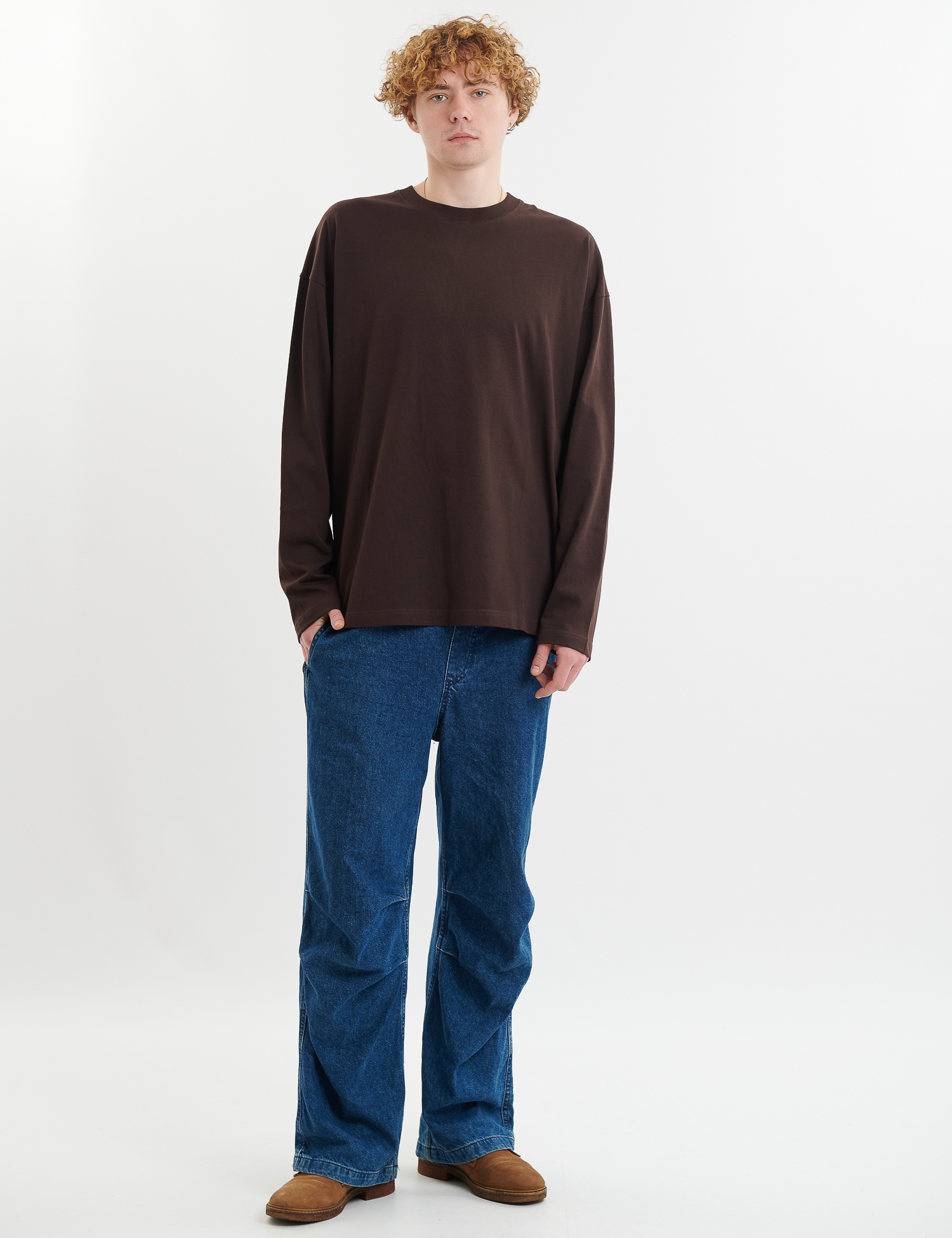 Картинка Лонгслів темно-коричневий з принтом 