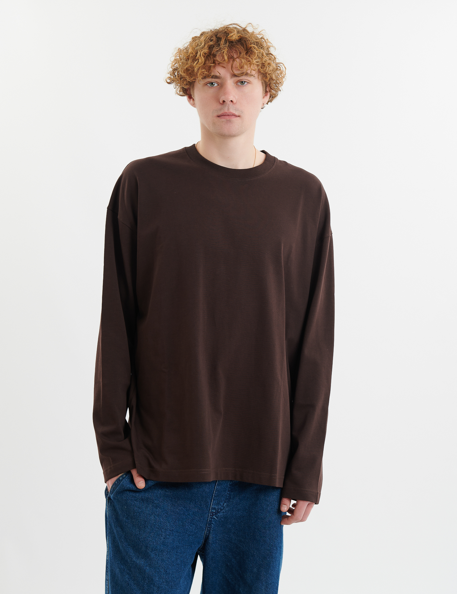 Картинка Лонгслів темно-коричневий з принтом 