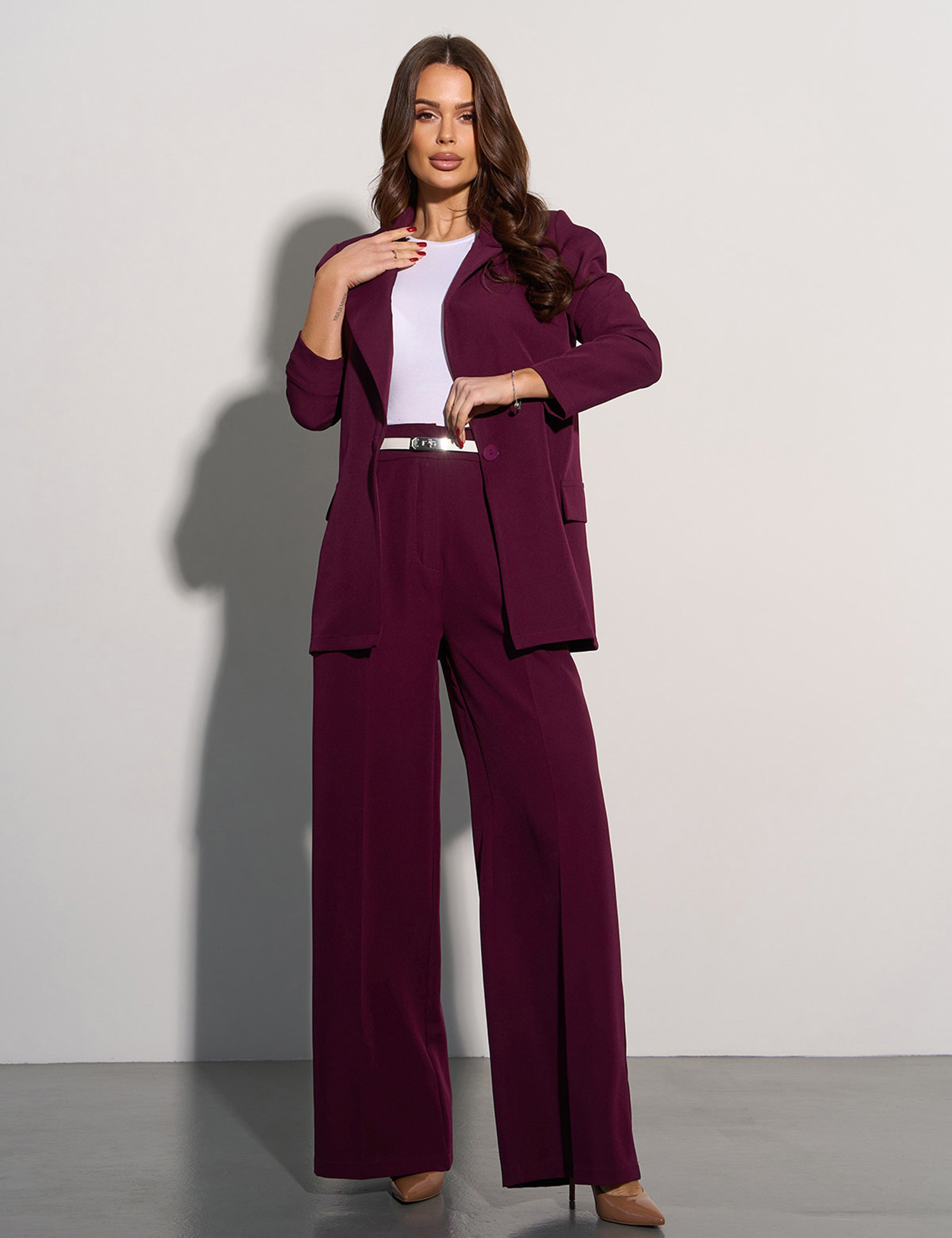 Картинка Костюм бордовий