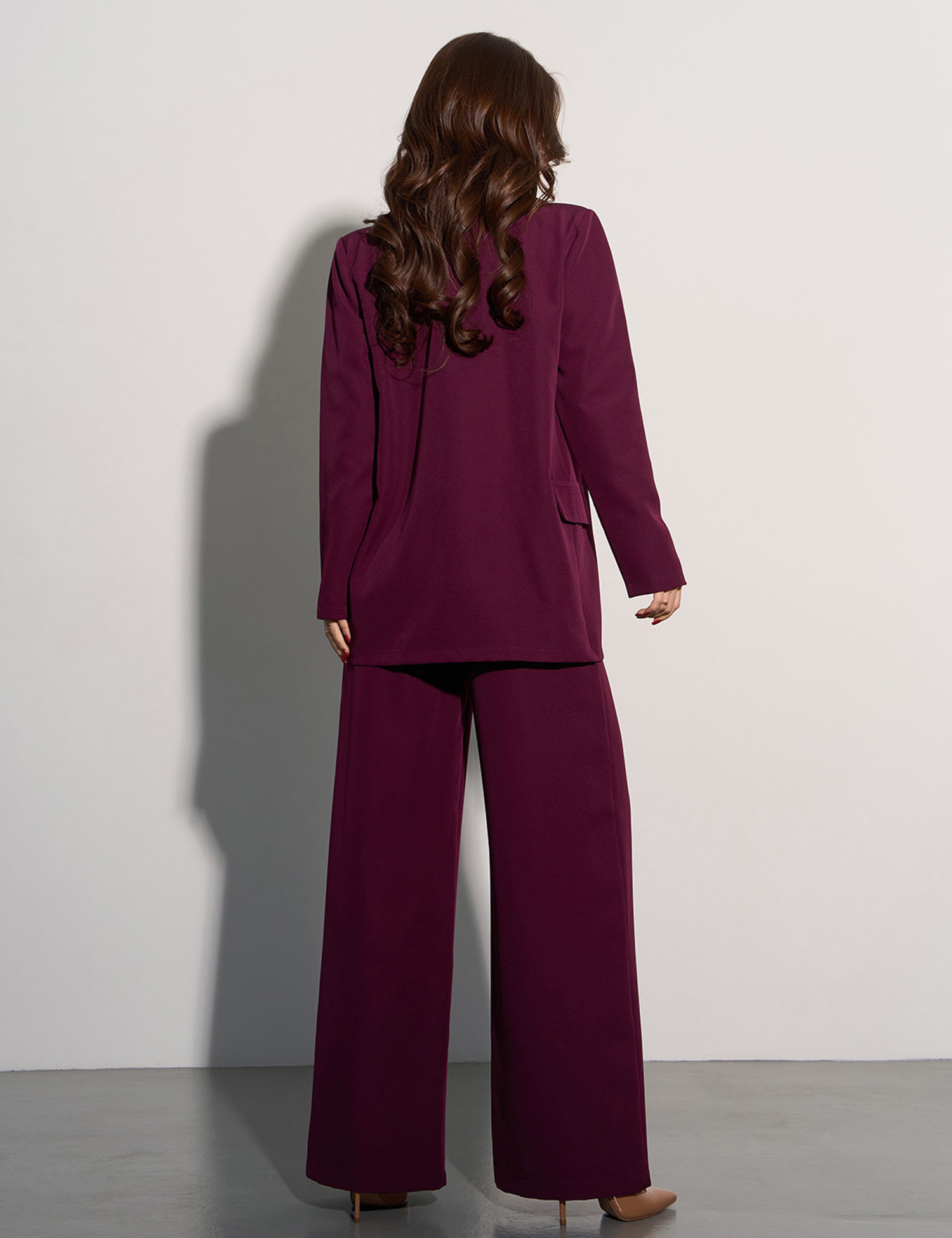 Картинка Костюм бордовий