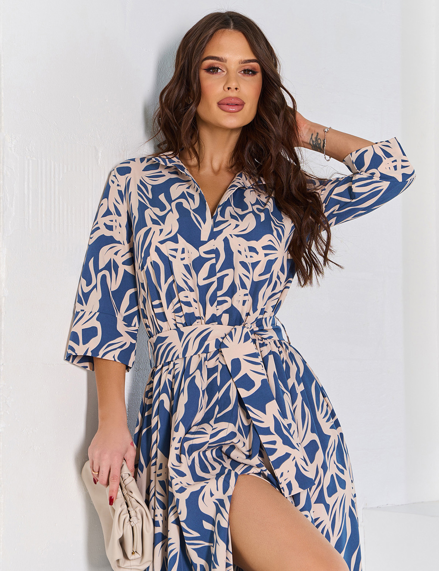 Картинка Сукня макся синя з принтом