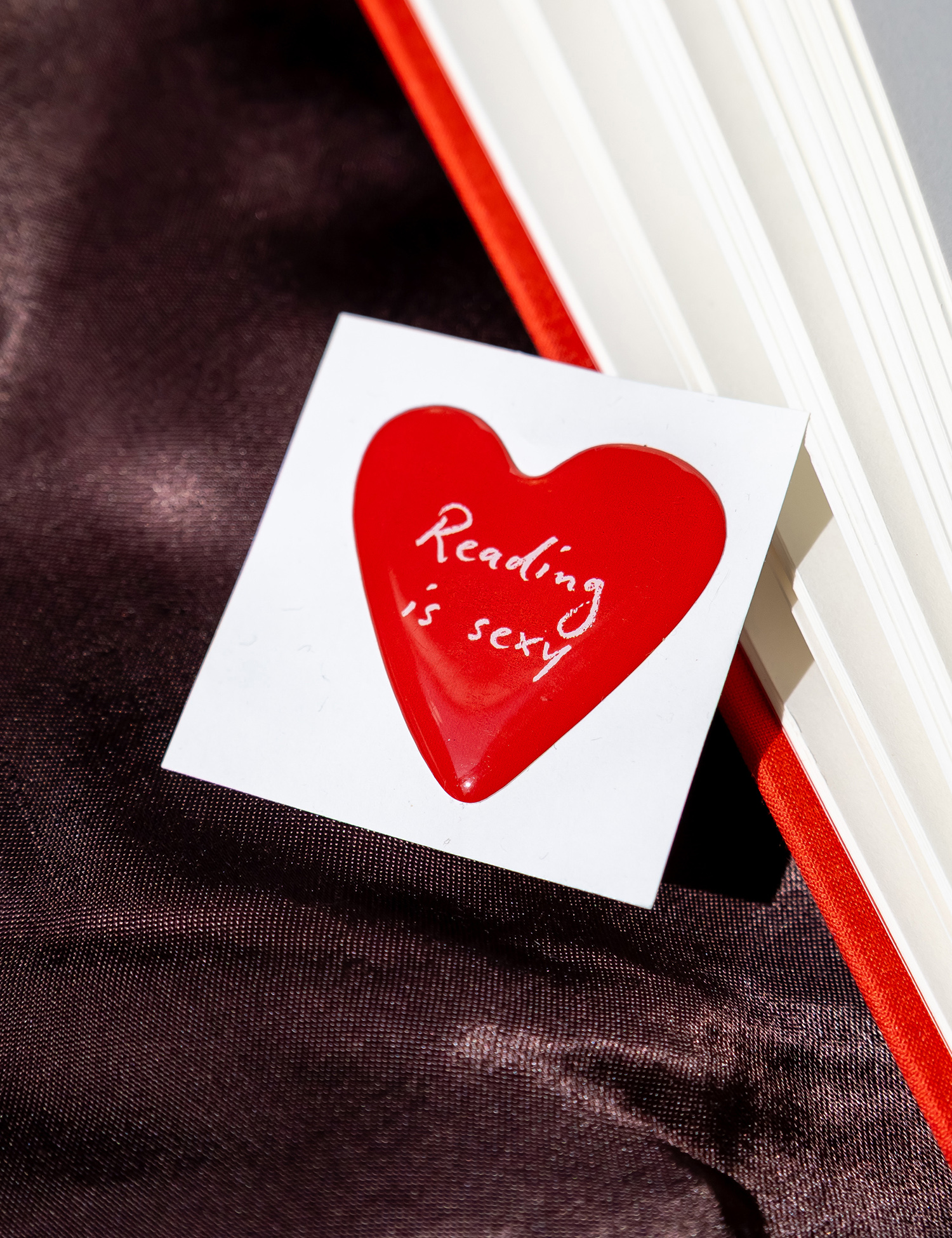 Картинка Наліпка "Reading is sexy"