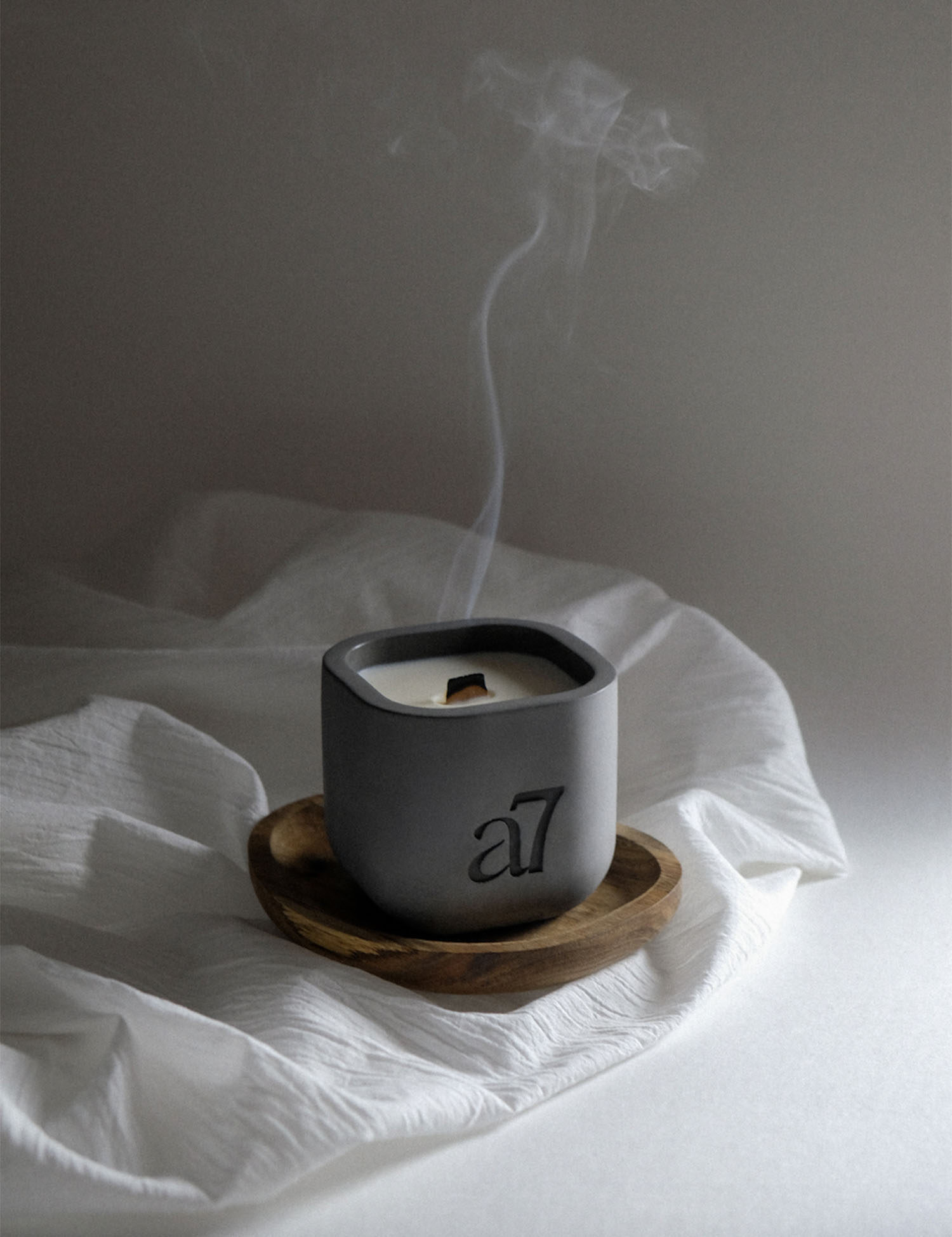 Картинка Аромасвічка WHITE CASHMERE