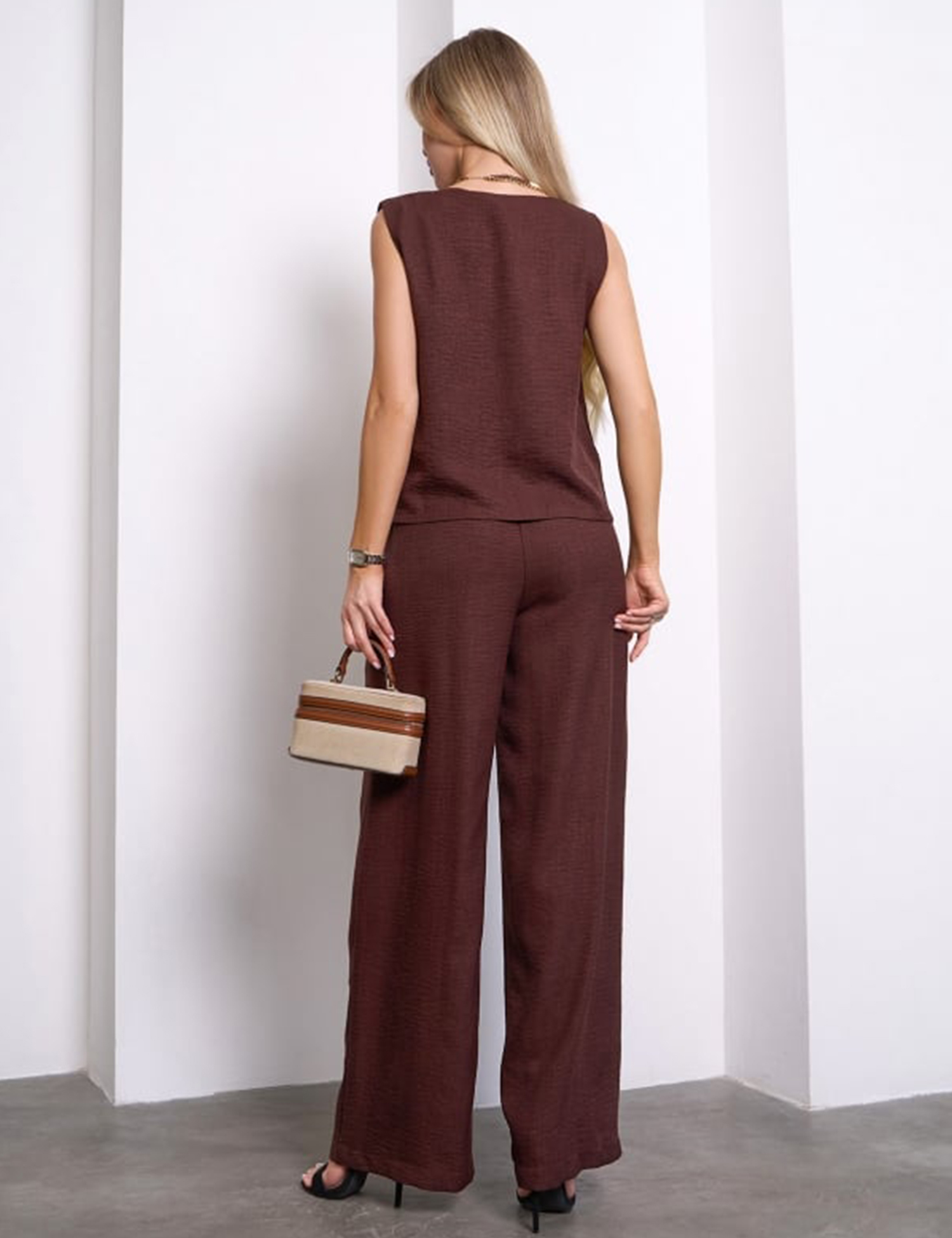 Картинка Костюм темно-коричневий 