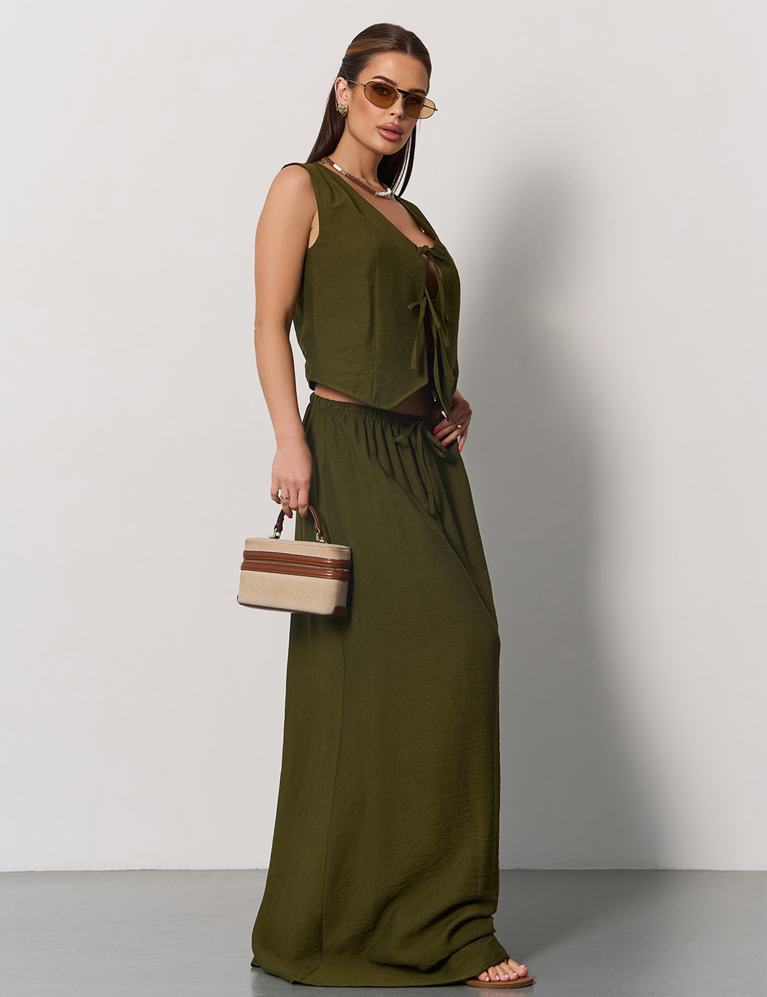 Картинка Костюм свтіло-зелений 