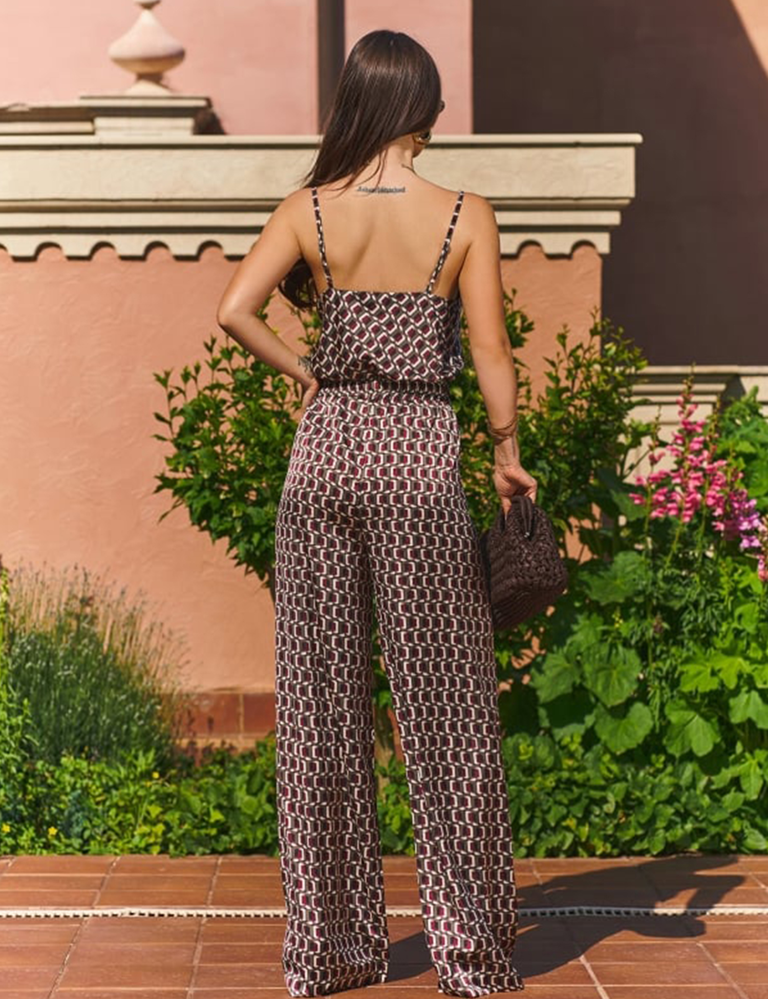 Картинка Костюм коричневий 