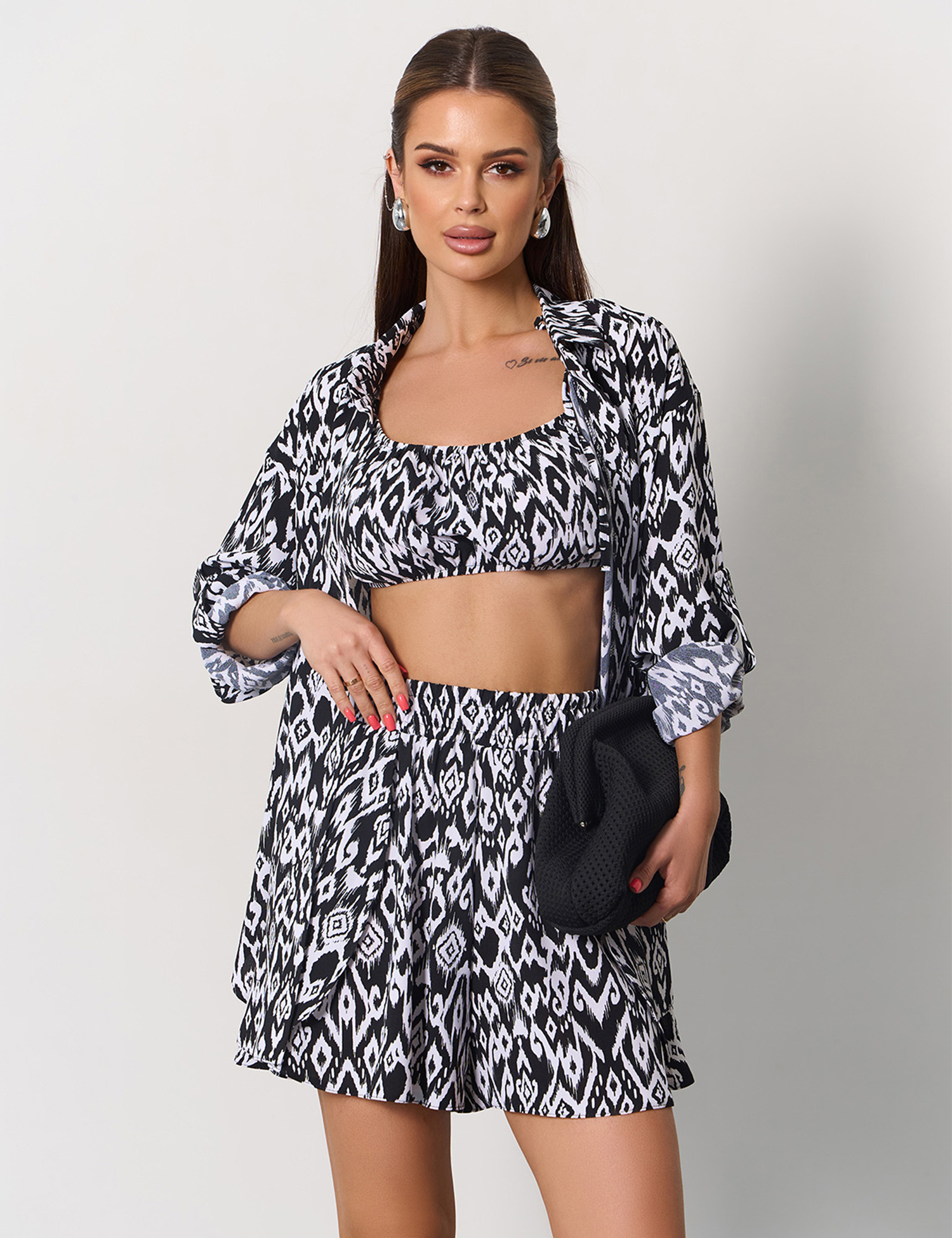 Картинка Костюм білий з принтом