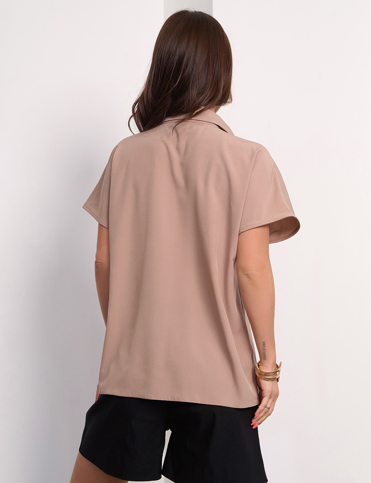 Картинка Сорочка бежева 