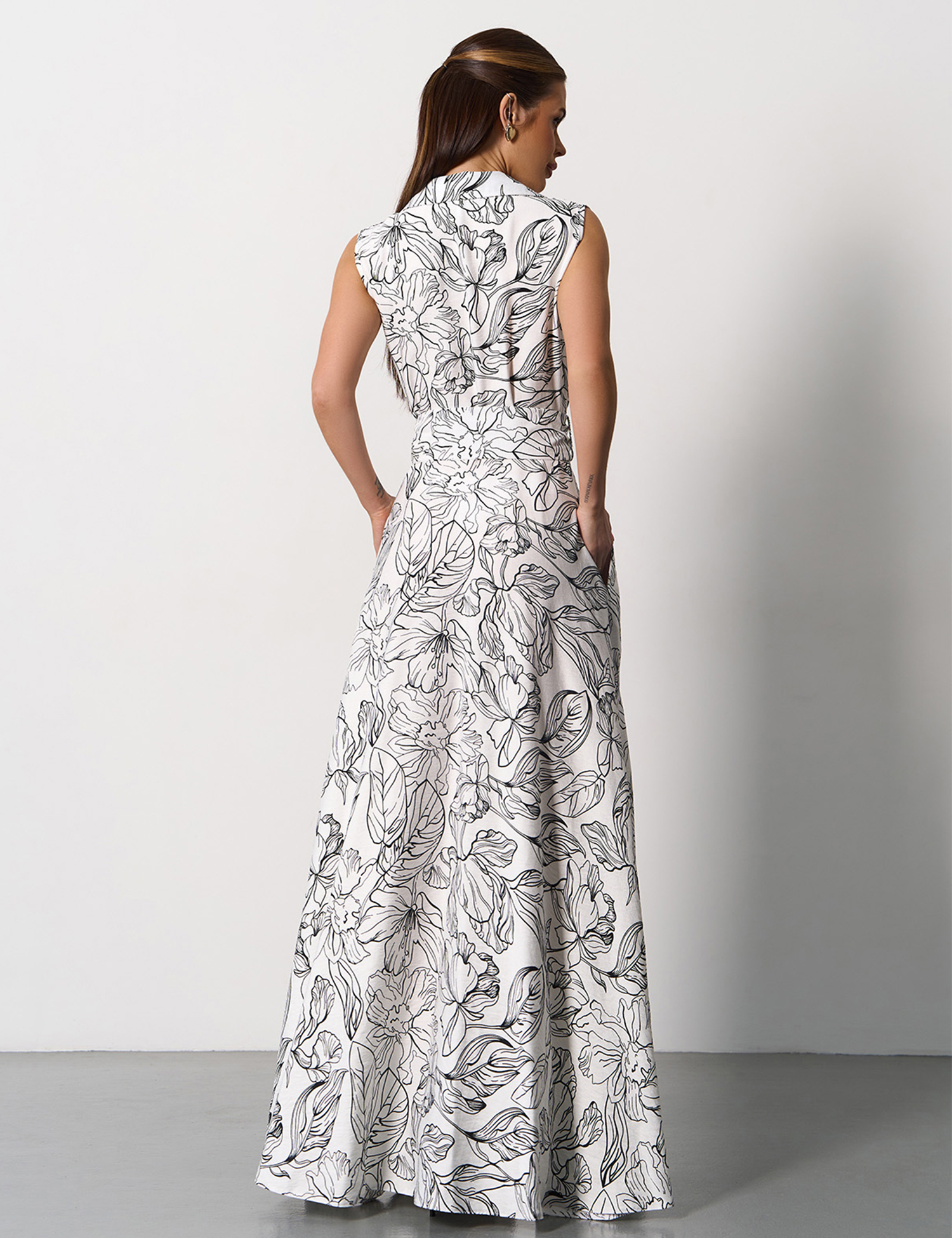 Картинка Сукня максі біла з принтом 