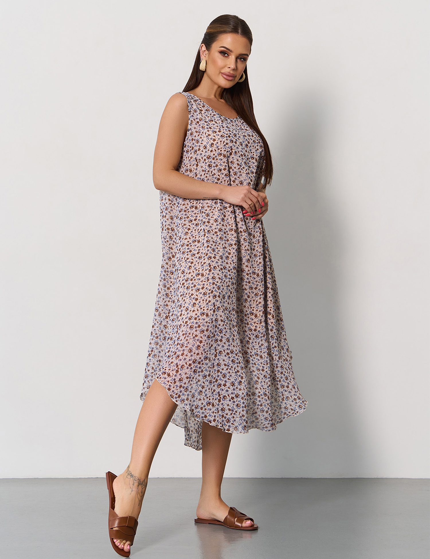 Картинка Сукня міді бежева з принтом 