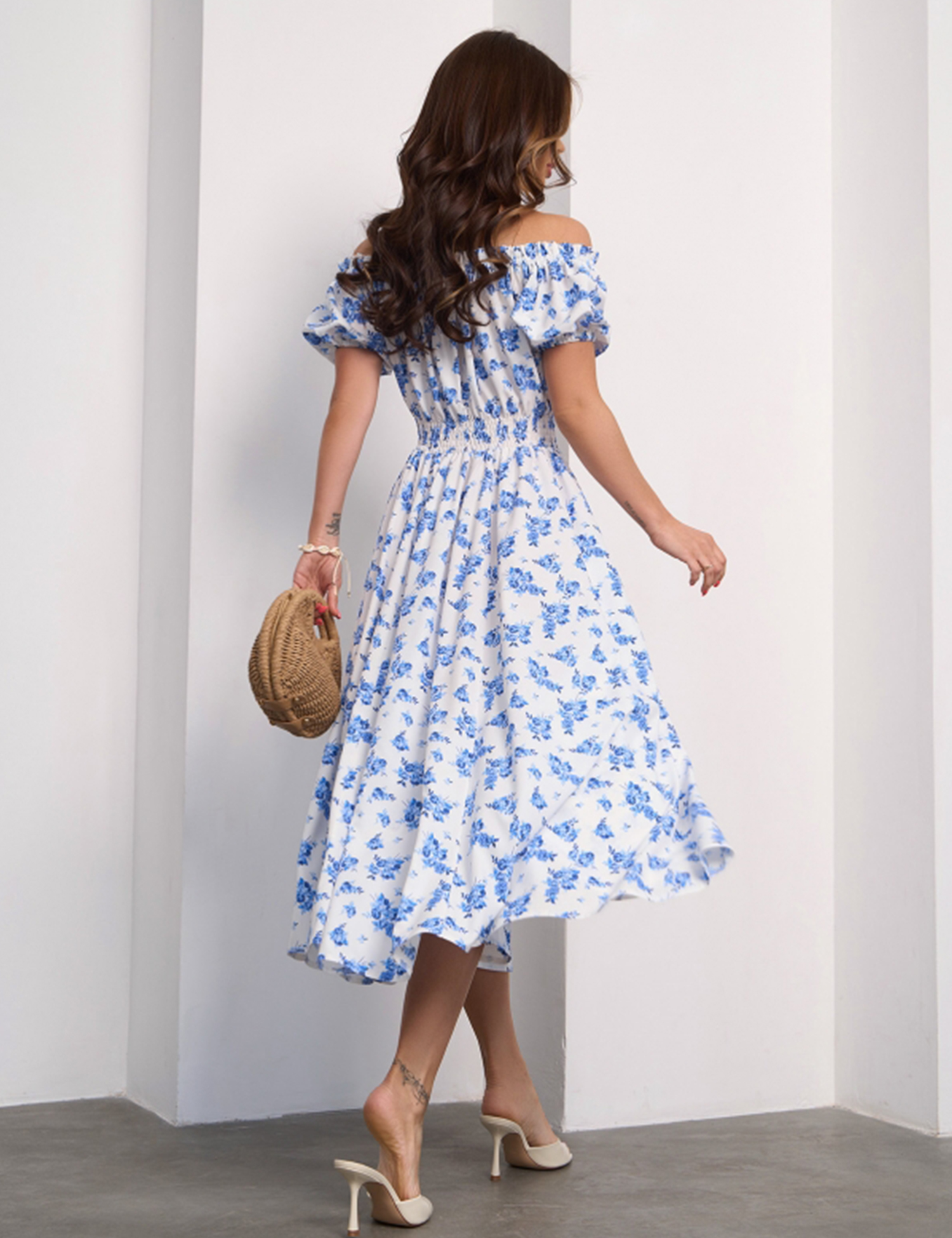 Картинка Сукня міді біла з принтом 