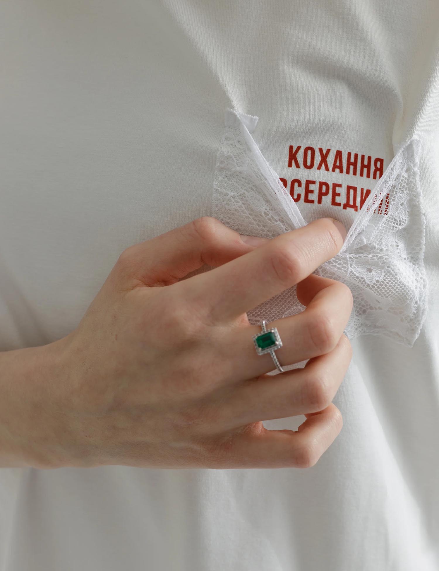 Картинка Футболка біла 