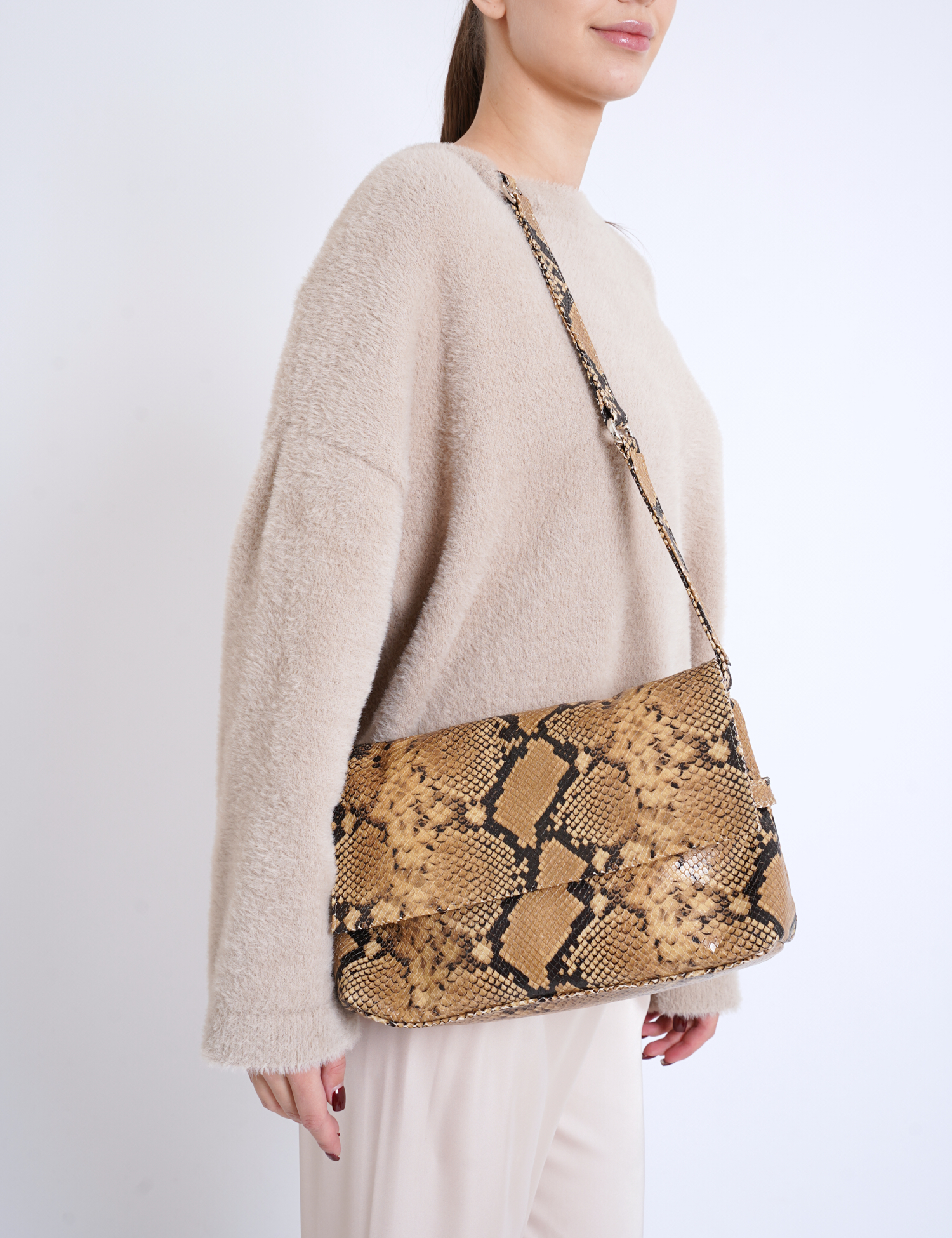 Картинка Сумка з акцентною фактурою під зміїний візерунок