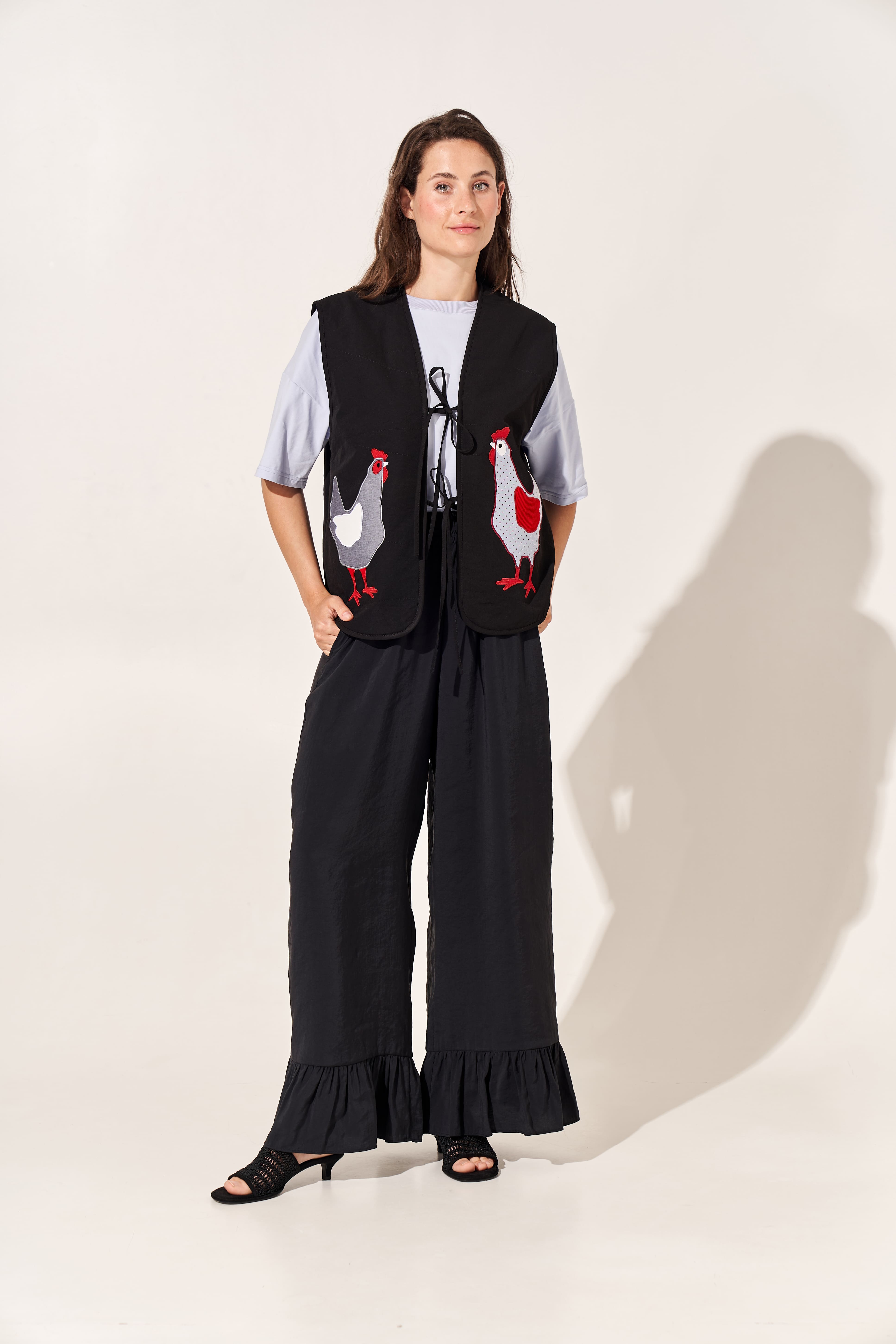 Картинка Жилет "Курочки" чорний 