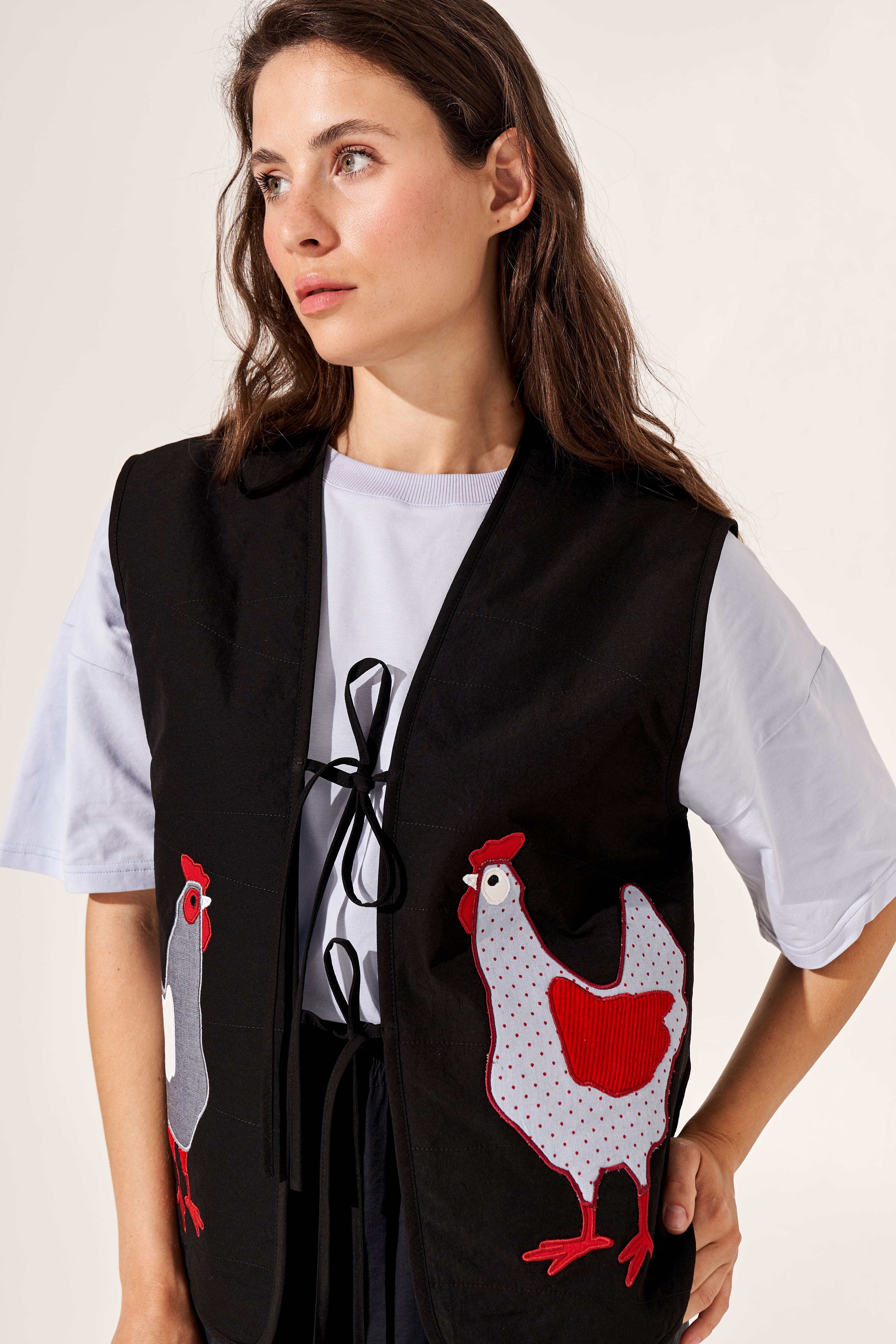 Картинка Жилет "Курочки" чорний 