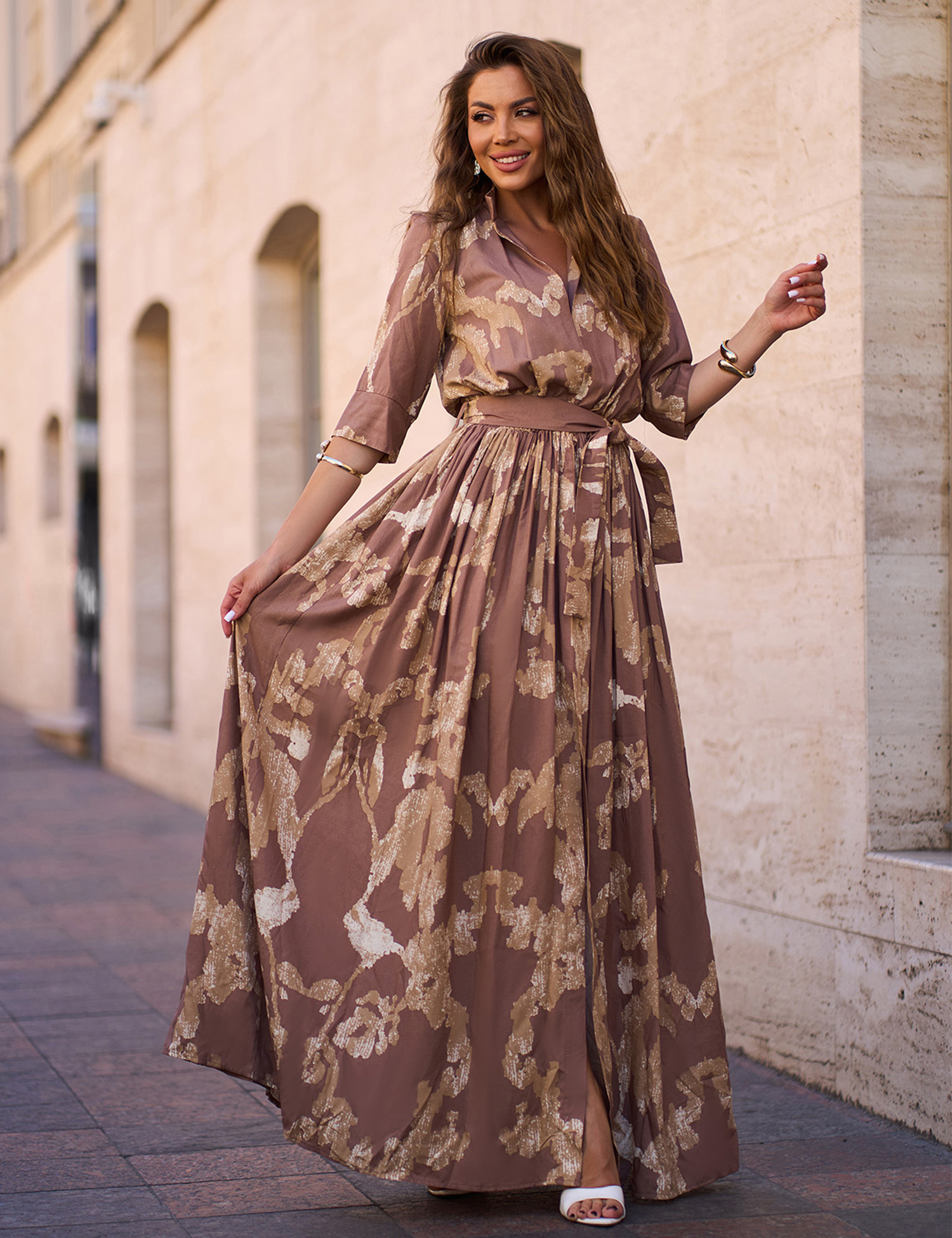 Картинка Сукня максі коричнева з принтом 