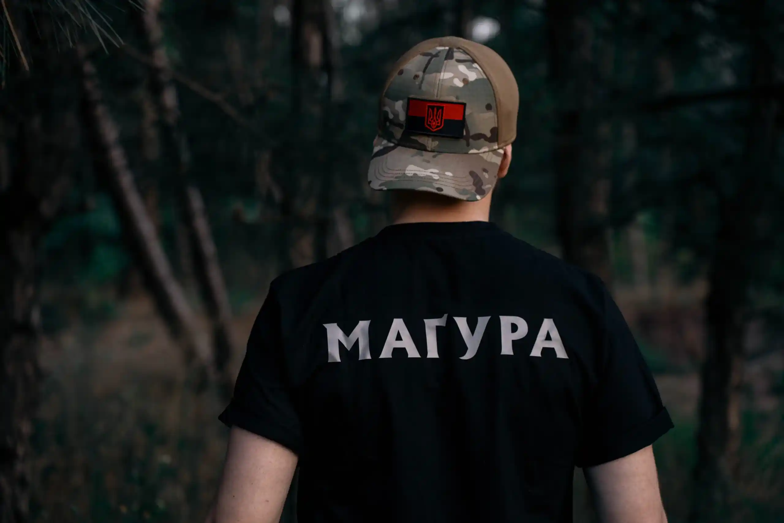 Картинка Футболка "SEMPER AUDENTES" чорна 