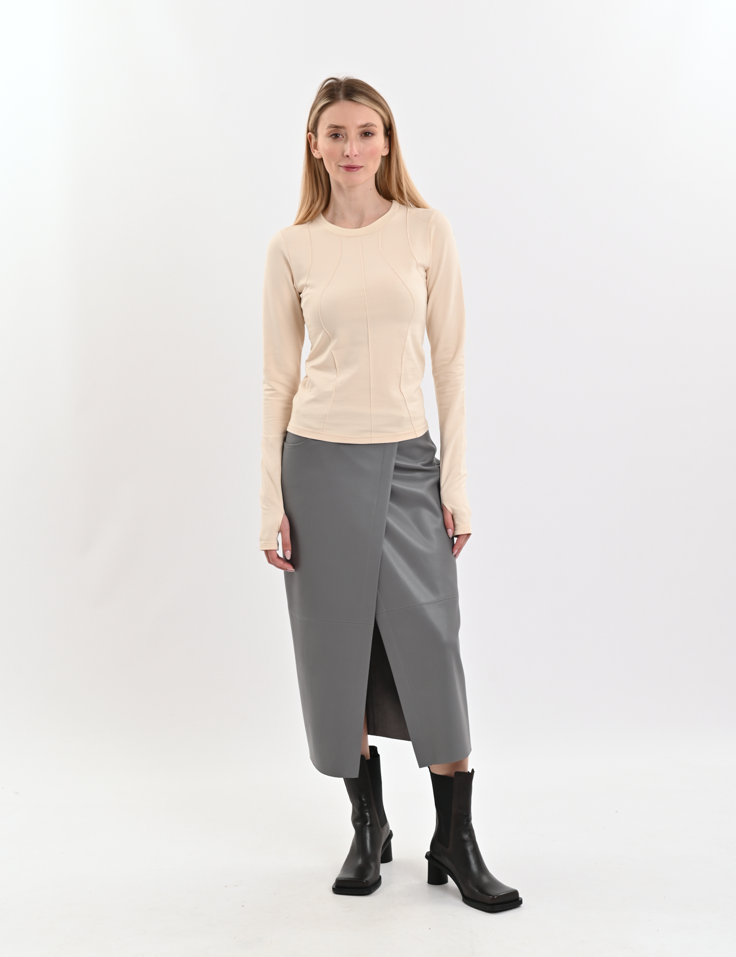 Картинка Лонгслів бежевий