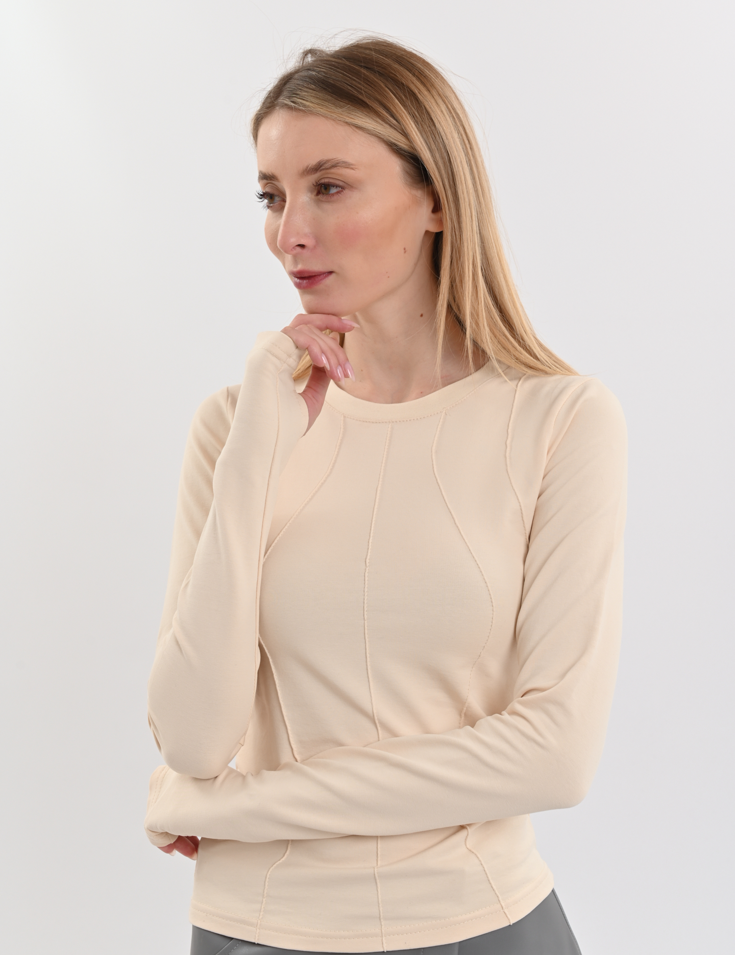 Картинка Лонгслів бежевий