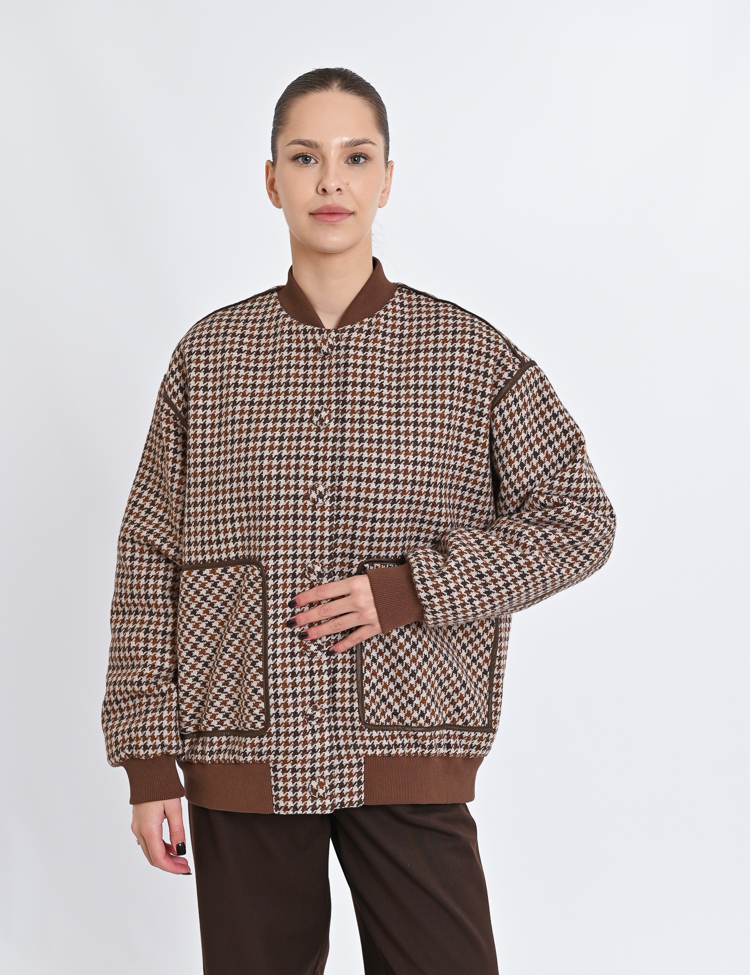 Картинка Жакет у дрібну клітинку з контрастними деталями