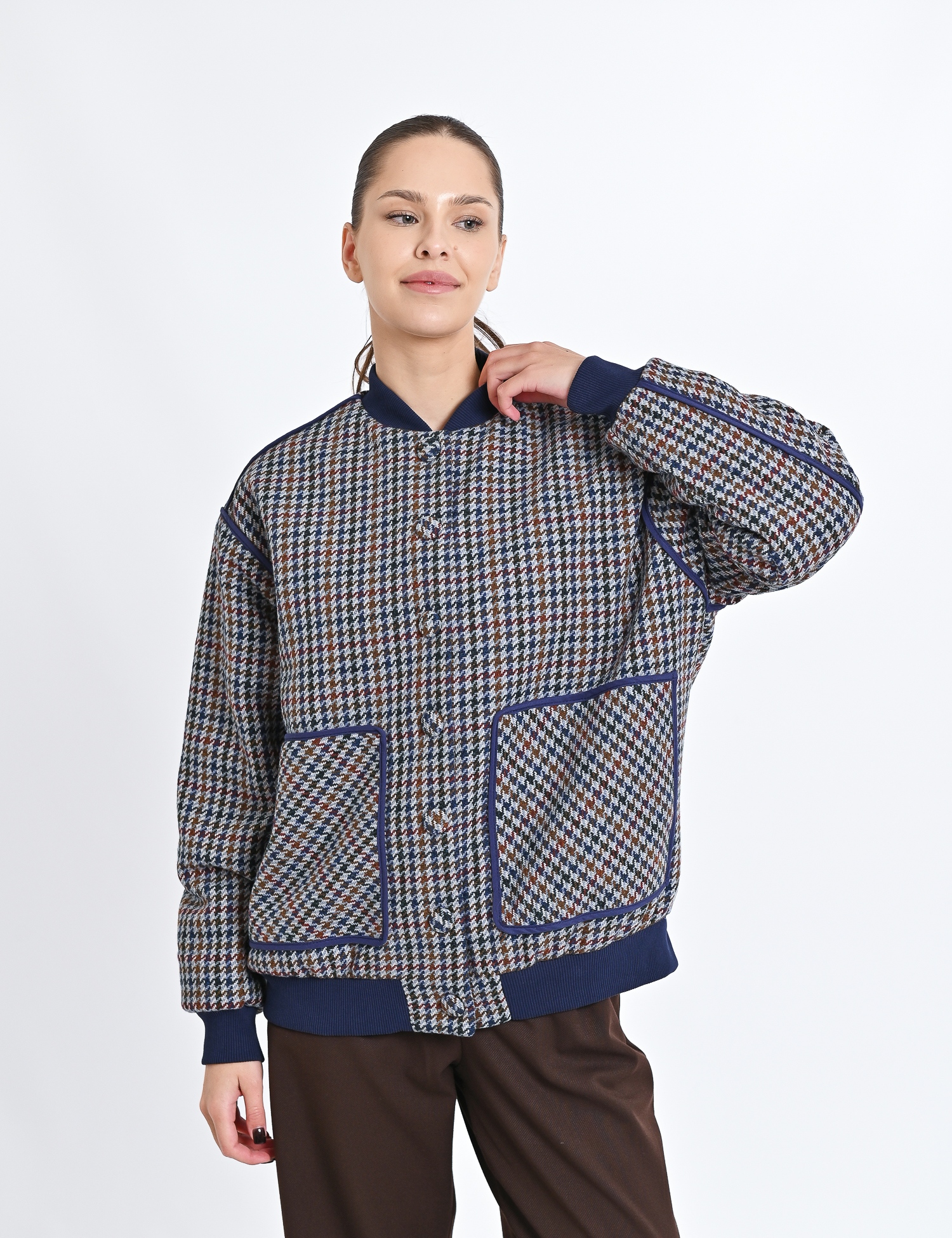 Картинка Жакет у дрібну клітинку з контрастними деталями