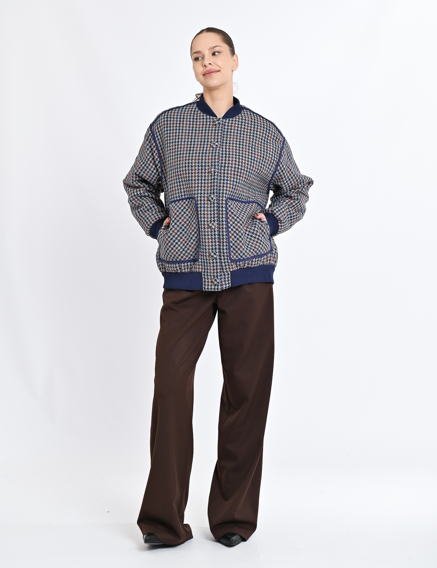 Картинка Жакет у дрібну клітинку з контрастними деталями
