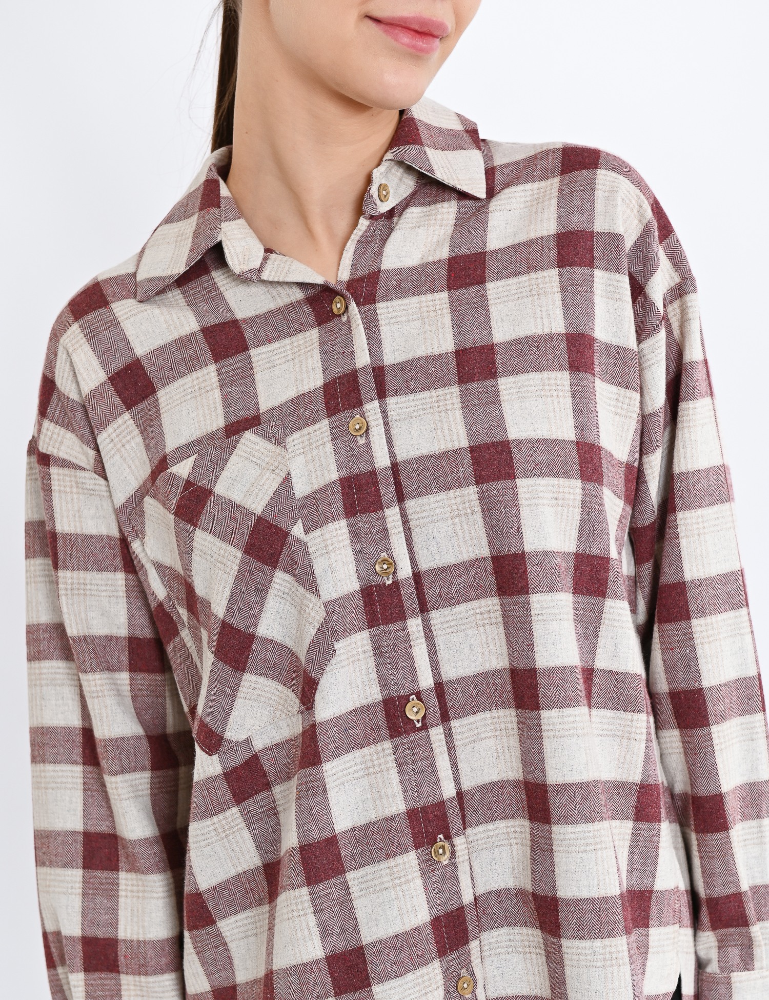 Картинка Сорочка в клітинку з накладною кишенею бордова