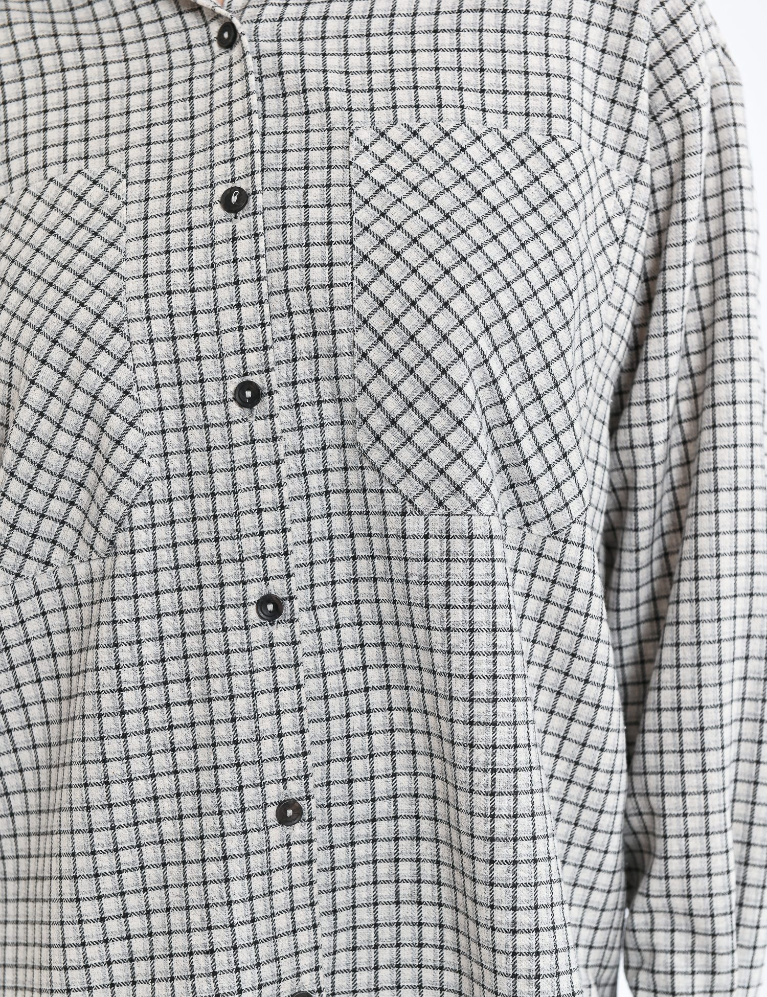 Картинка Сорочка в дрібну сіру клітинку