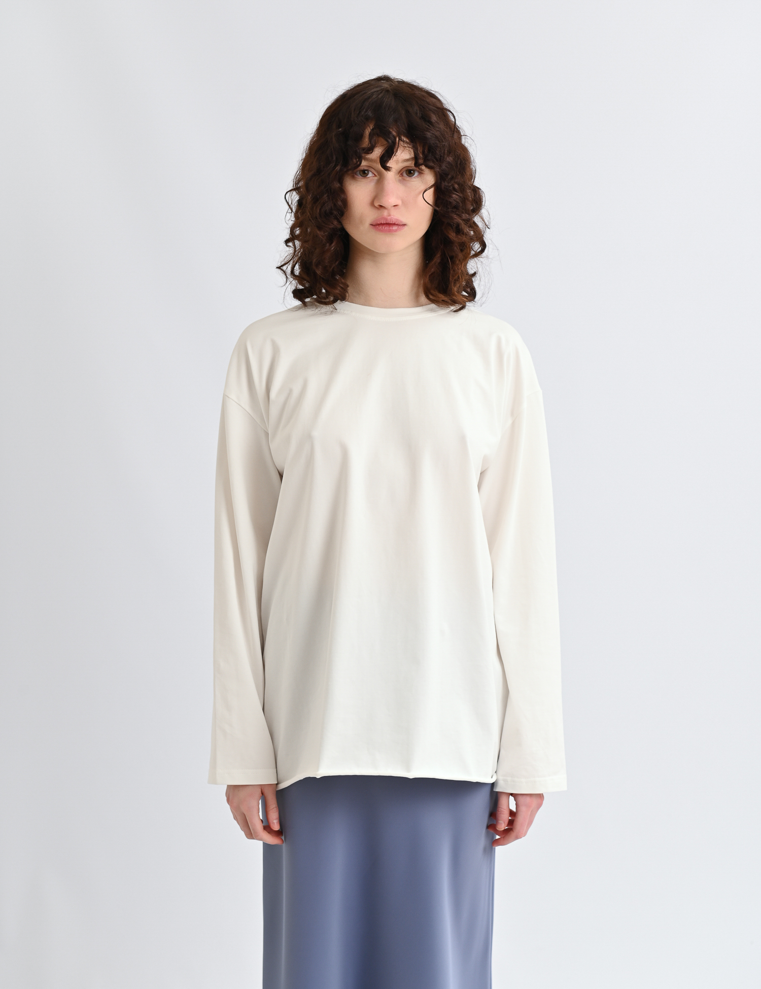 Картинка Базовий молочний лонгслів