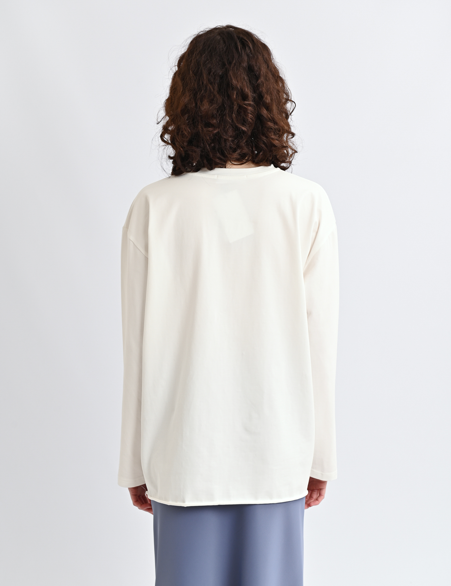 Картинка Базовий молочний лонгслів