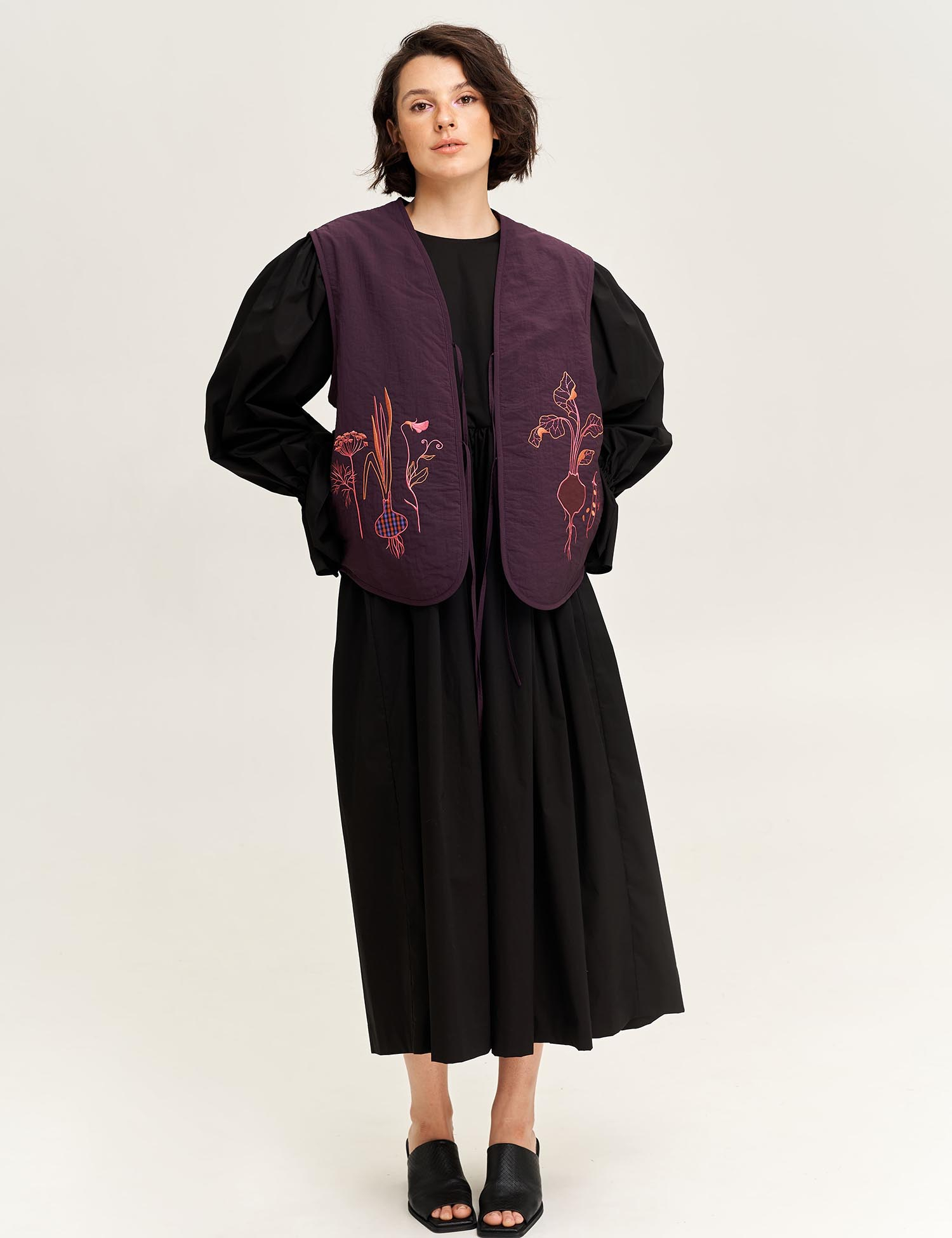 Картинка Жилет "У чарівному саду" фіолетовий 