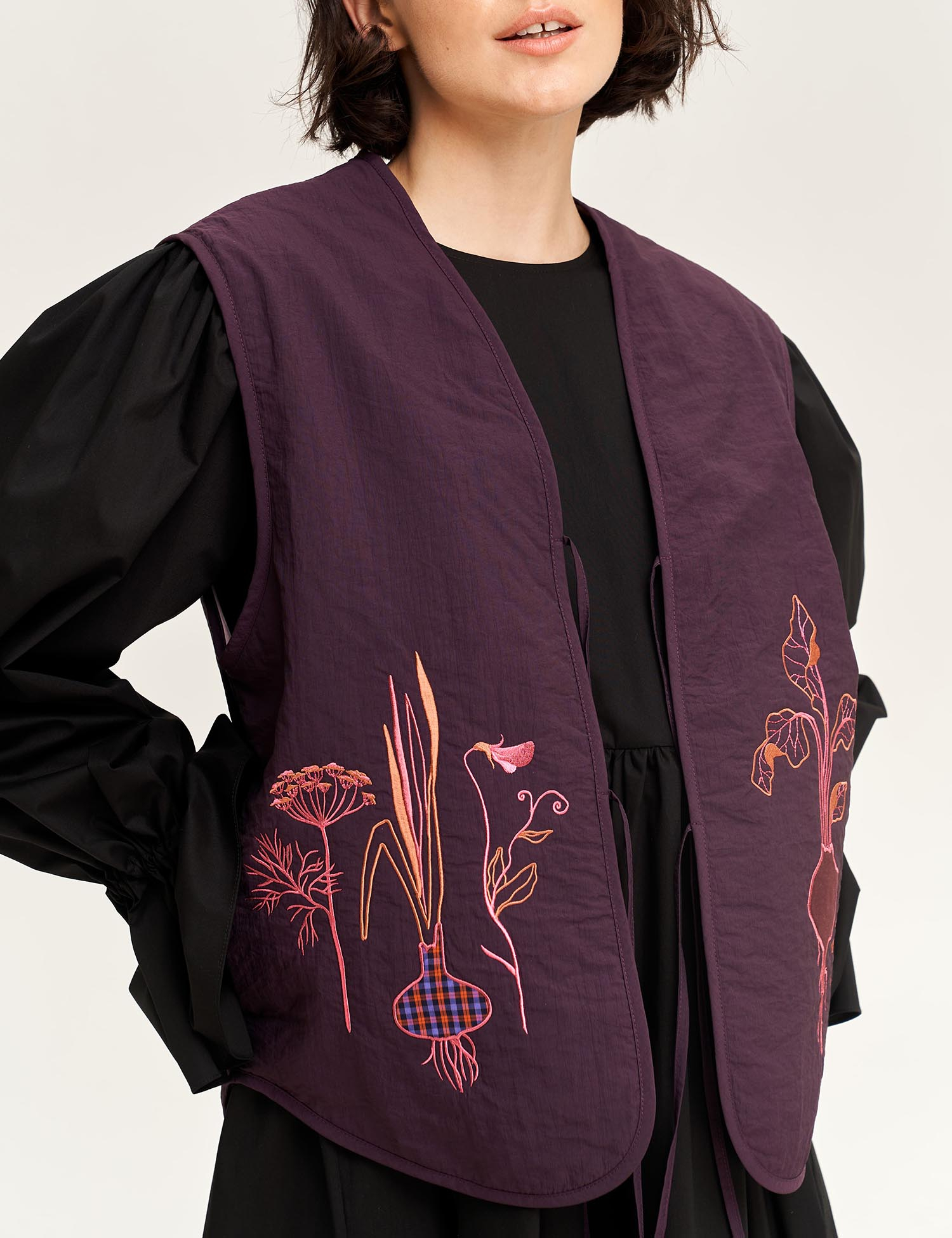 Картинка Жилет "У чарівному саду" фіолетовий 