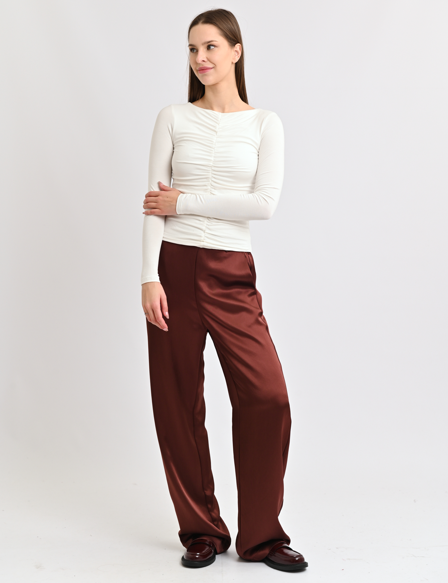 Картинка Лонгслів із декоративними збірками білий