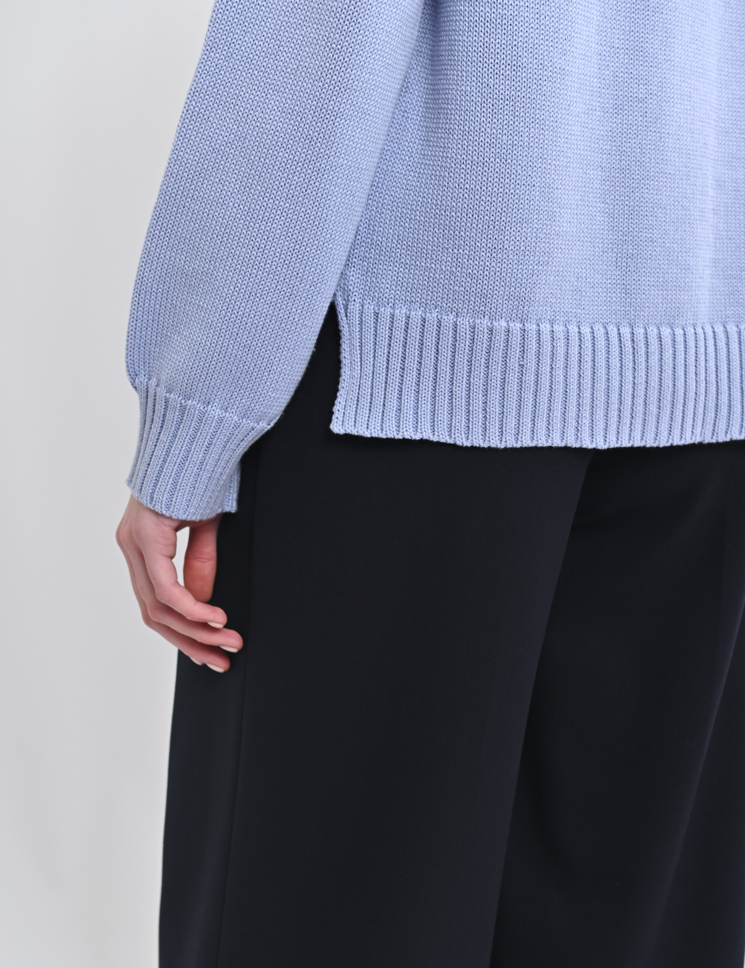 Картинка Светр блакитний