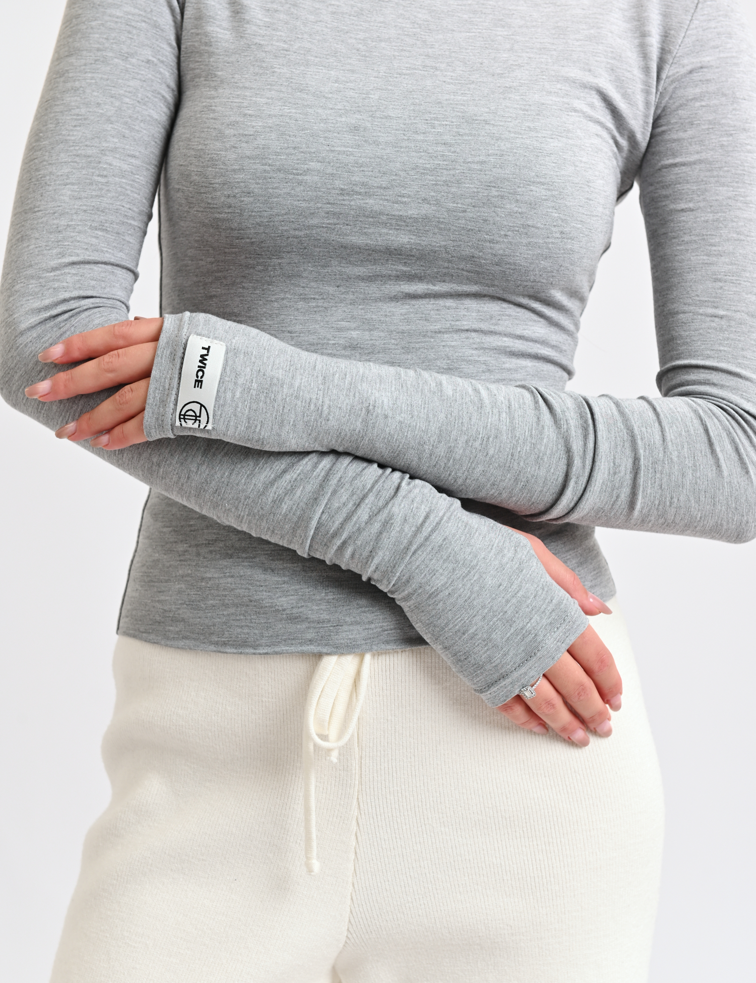 Картинка Лонгслів світло-сірий