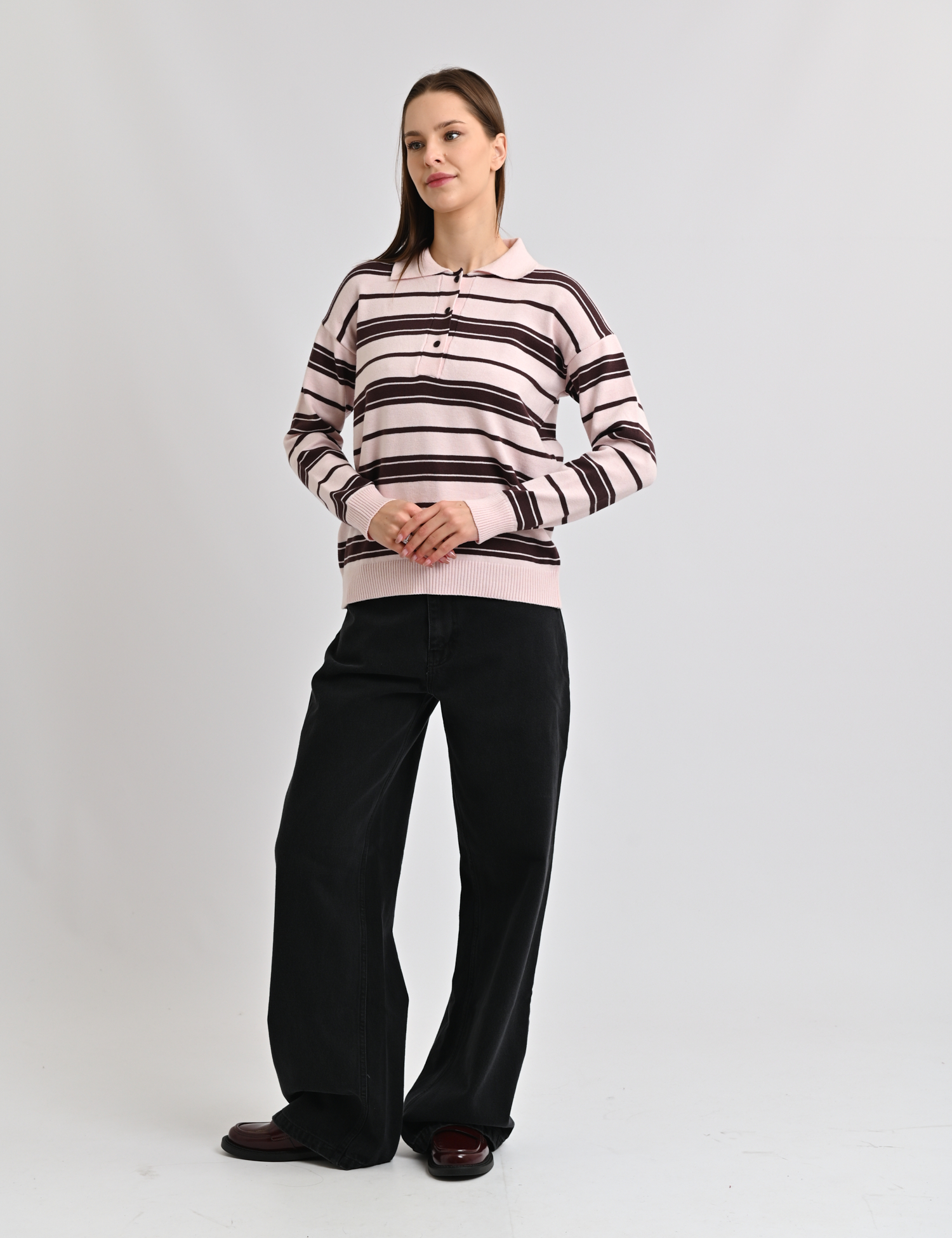 Картинка Светр у смужку з коміром поло рожево-коричневий