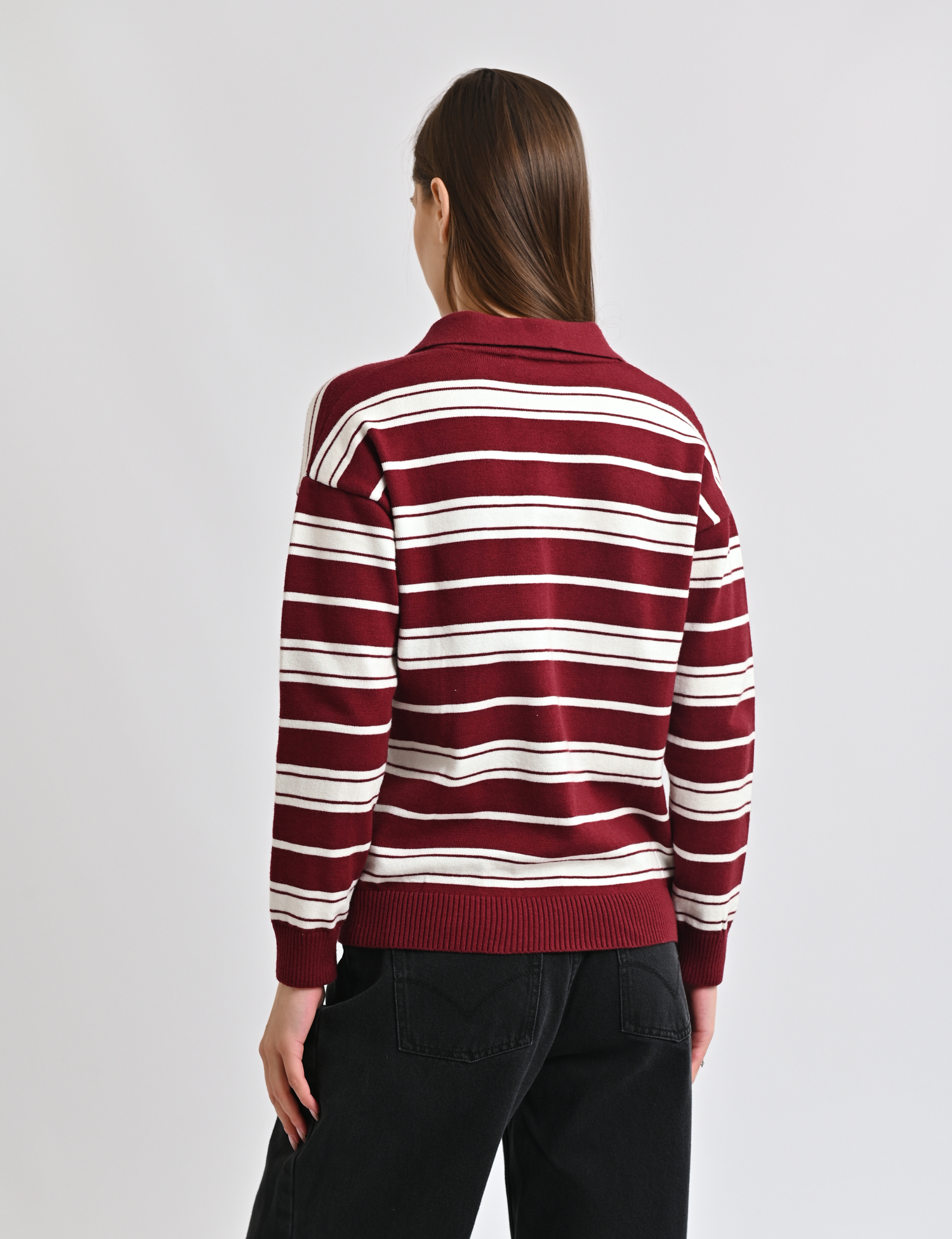 Картинка Светр у смужку з коміром поло бордово-білий