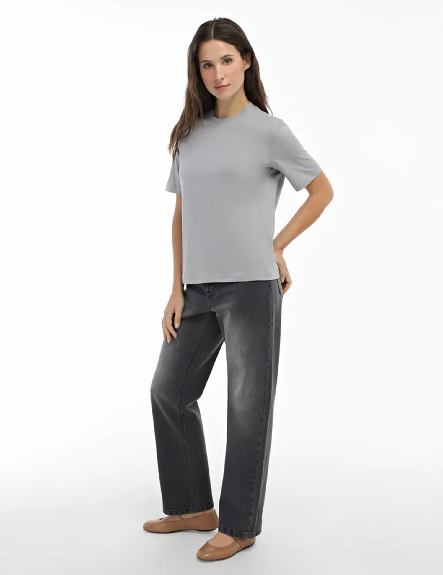 Картинка Жіноча світло-сіра базова футболка