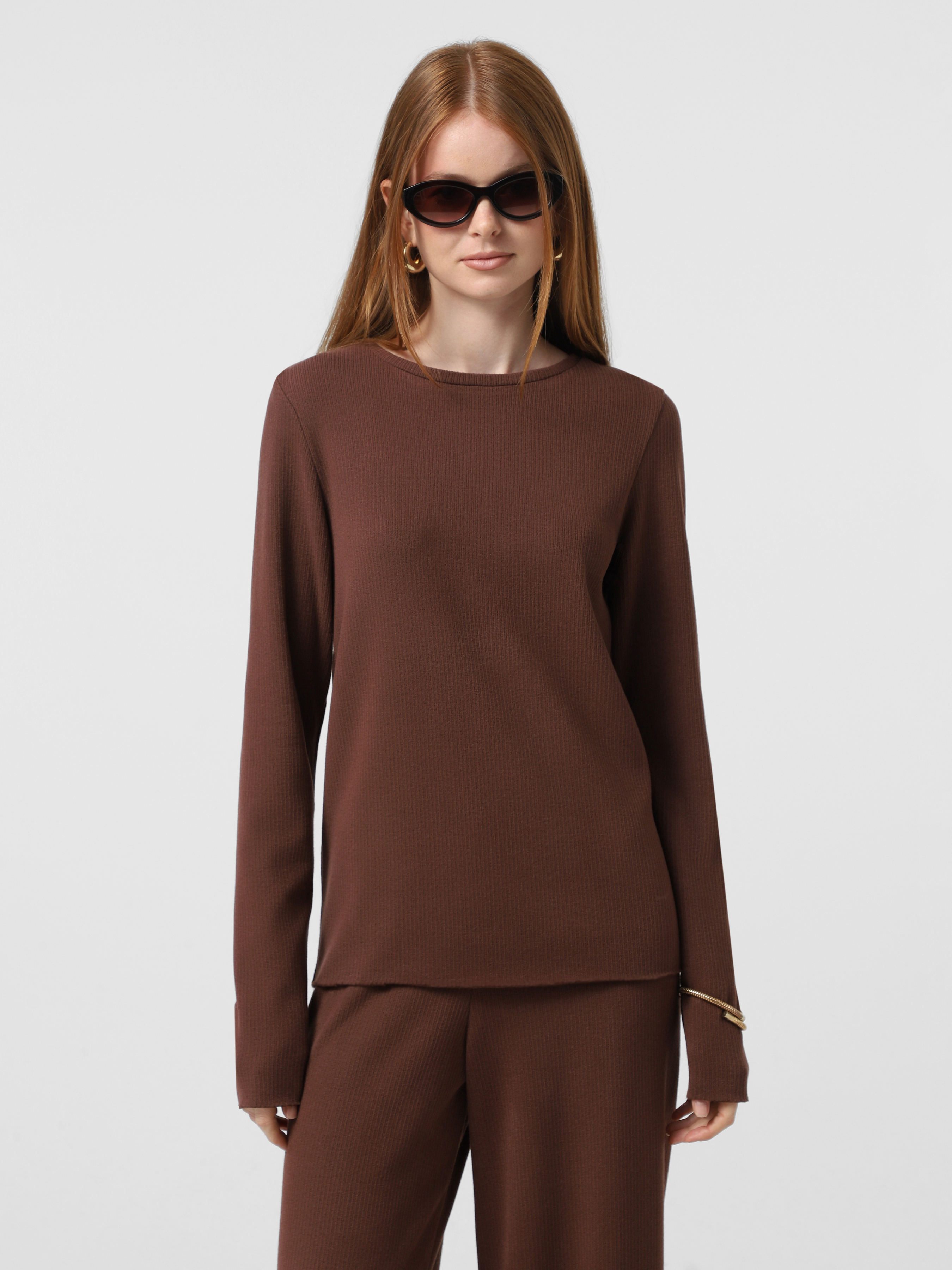 Картинка Светр коричневий