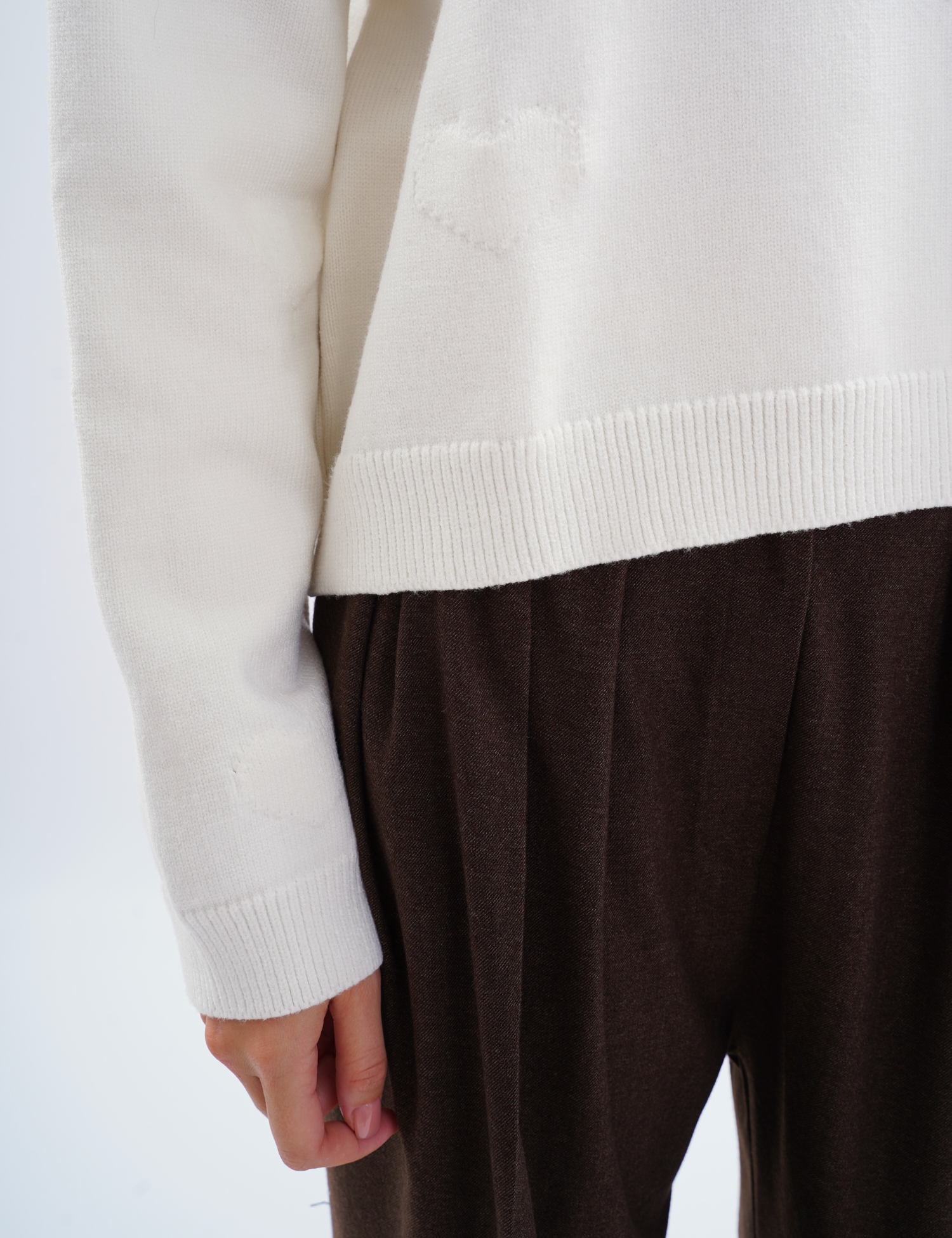 Картинка Светр oversize з жакардовими сердечками білий