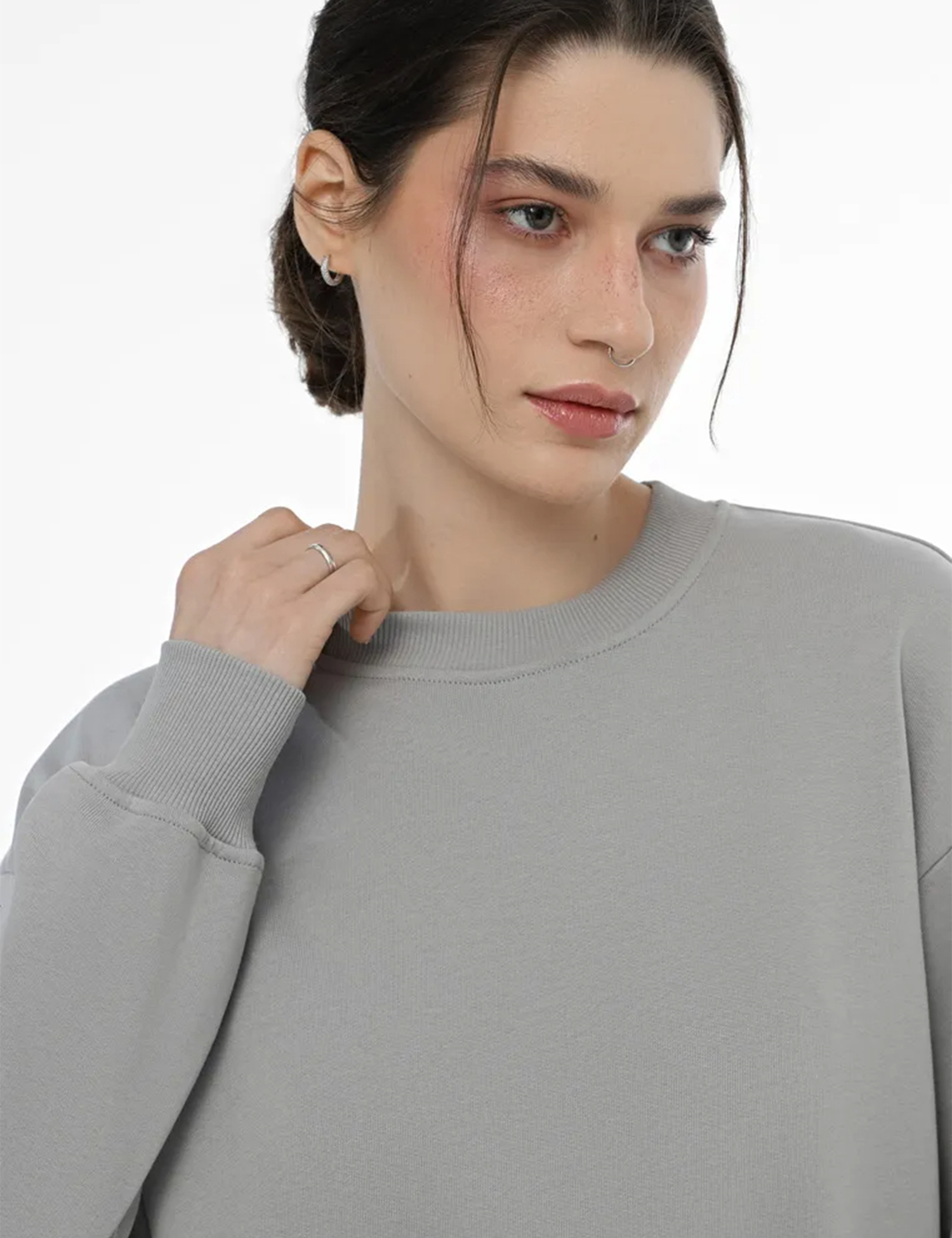 Картинка Жіночі світло-сірі трикотажні штани вільного крою