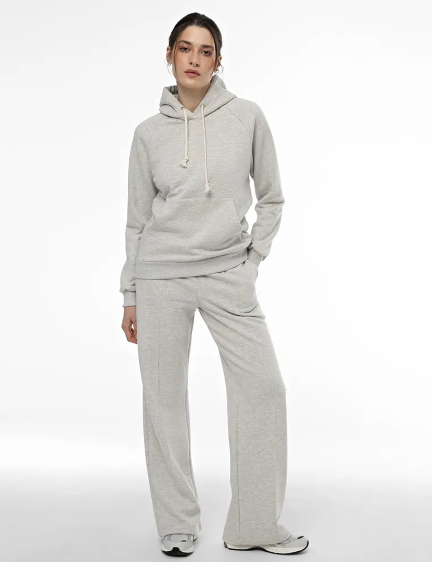 Картинка Жіночі світло-сірі трикотажні штани прямого крою