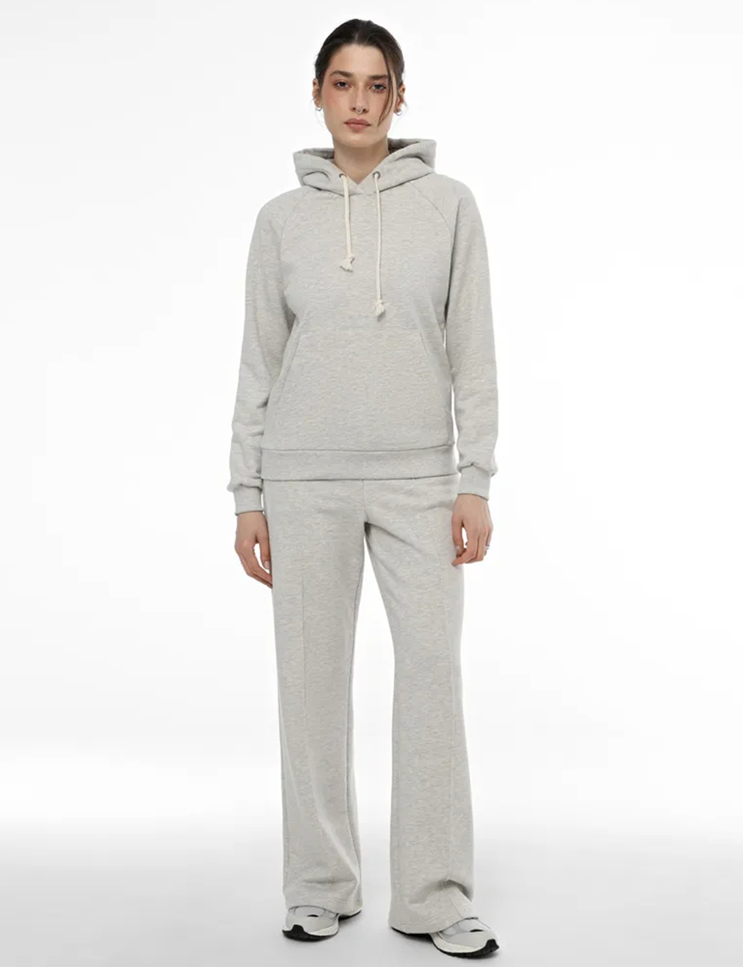 Картинка Жіночі світло-сірі трикотажні штани прямого крою