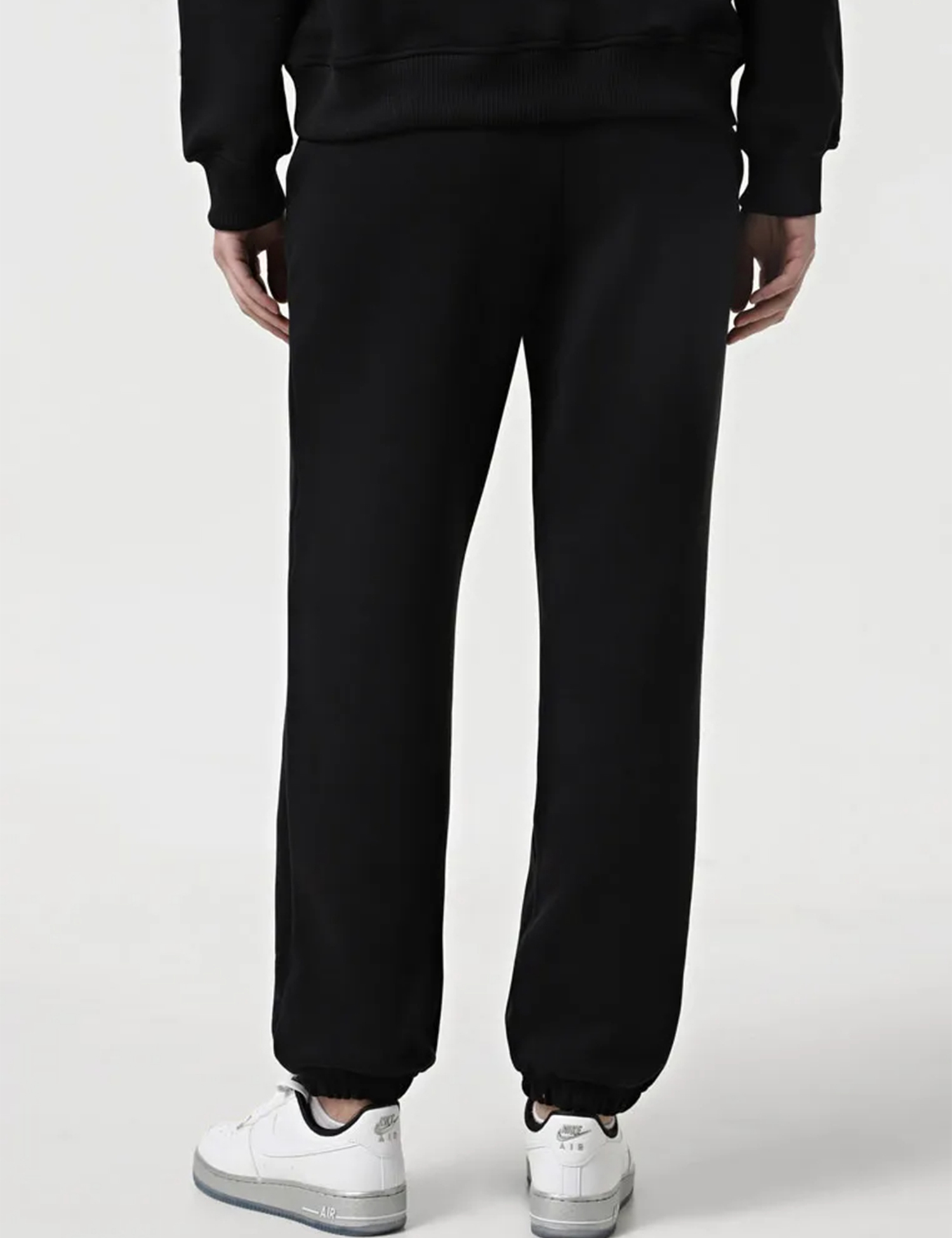 Картинка Жіночі чорні спортивні штани з манжетами