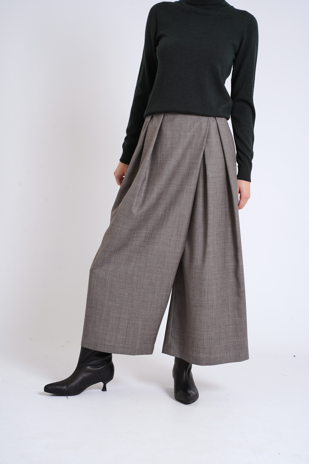 Картинка Кюлоти з костюмної тканини зі складками