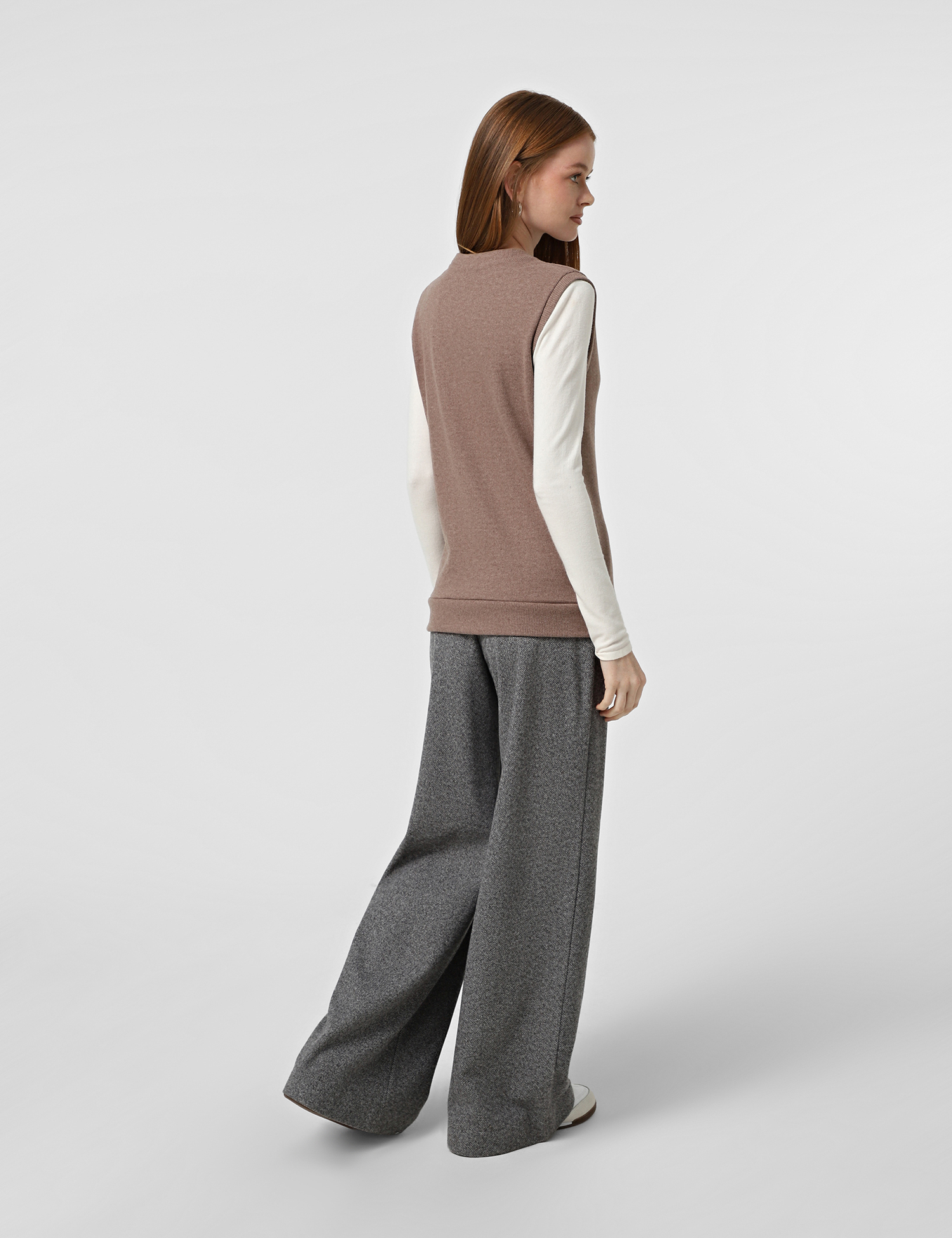 Картинка Жилет бежевий 